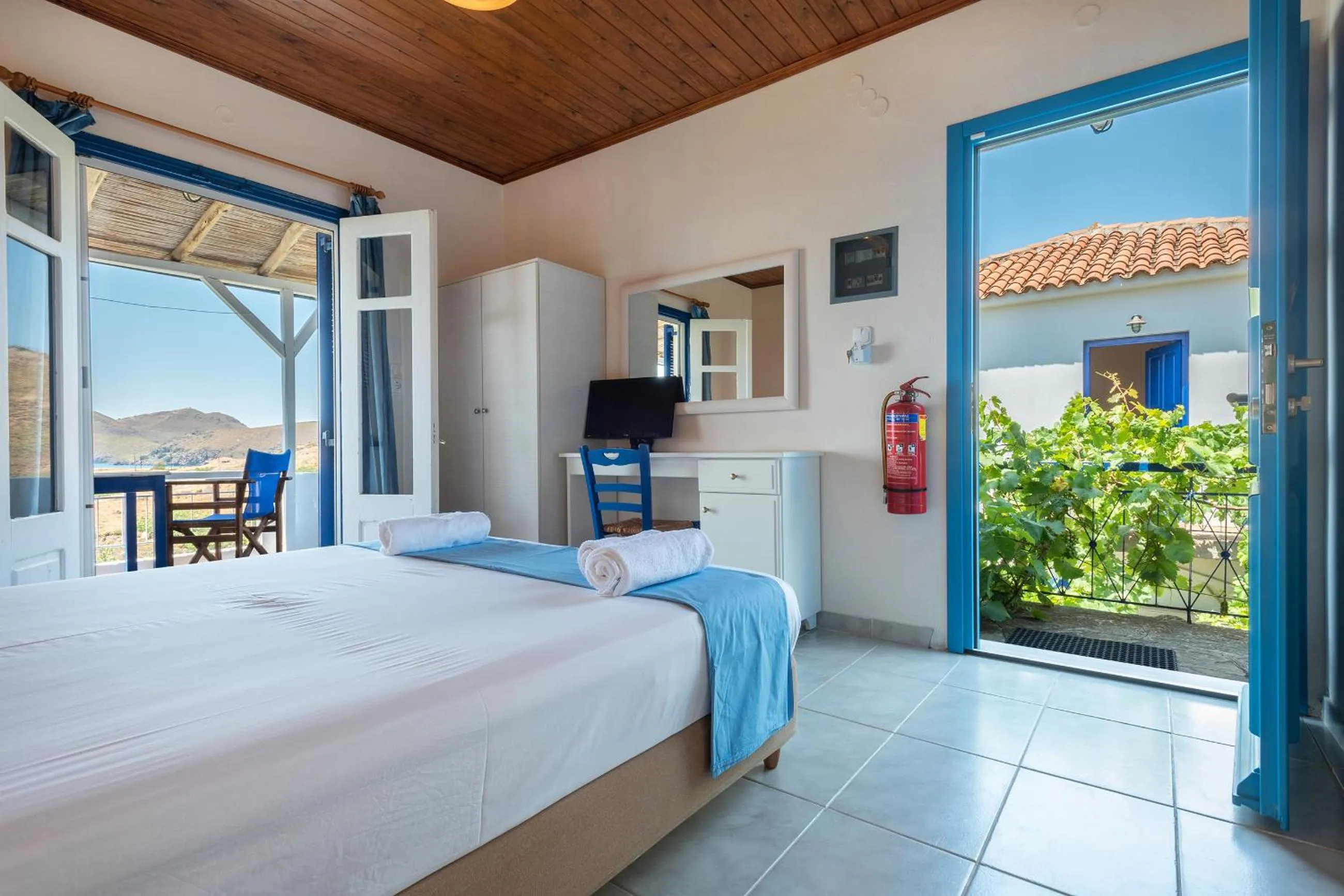 Photo of the whole room in Sunset Hotel