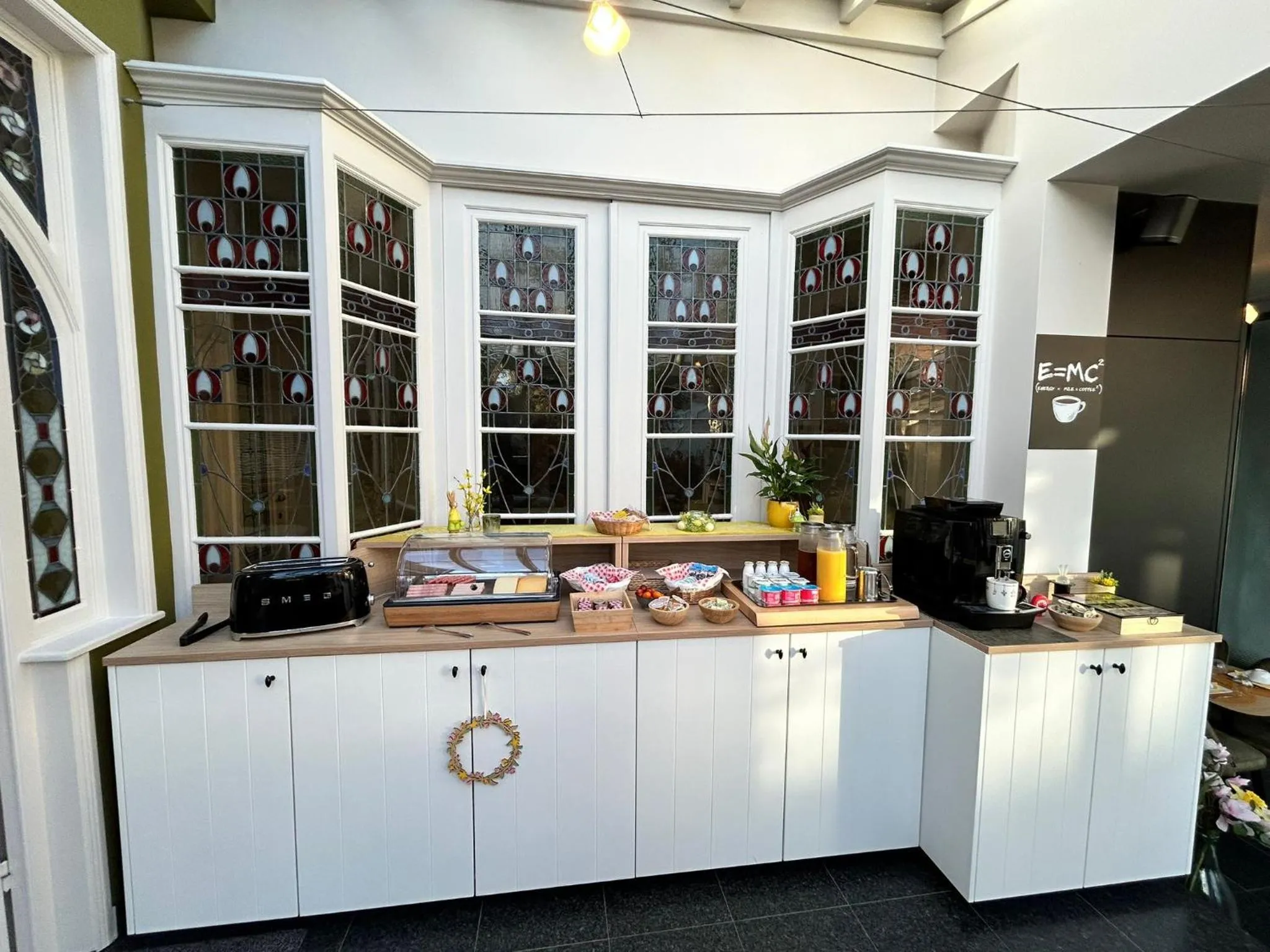 Breakfast in B&B Contrast