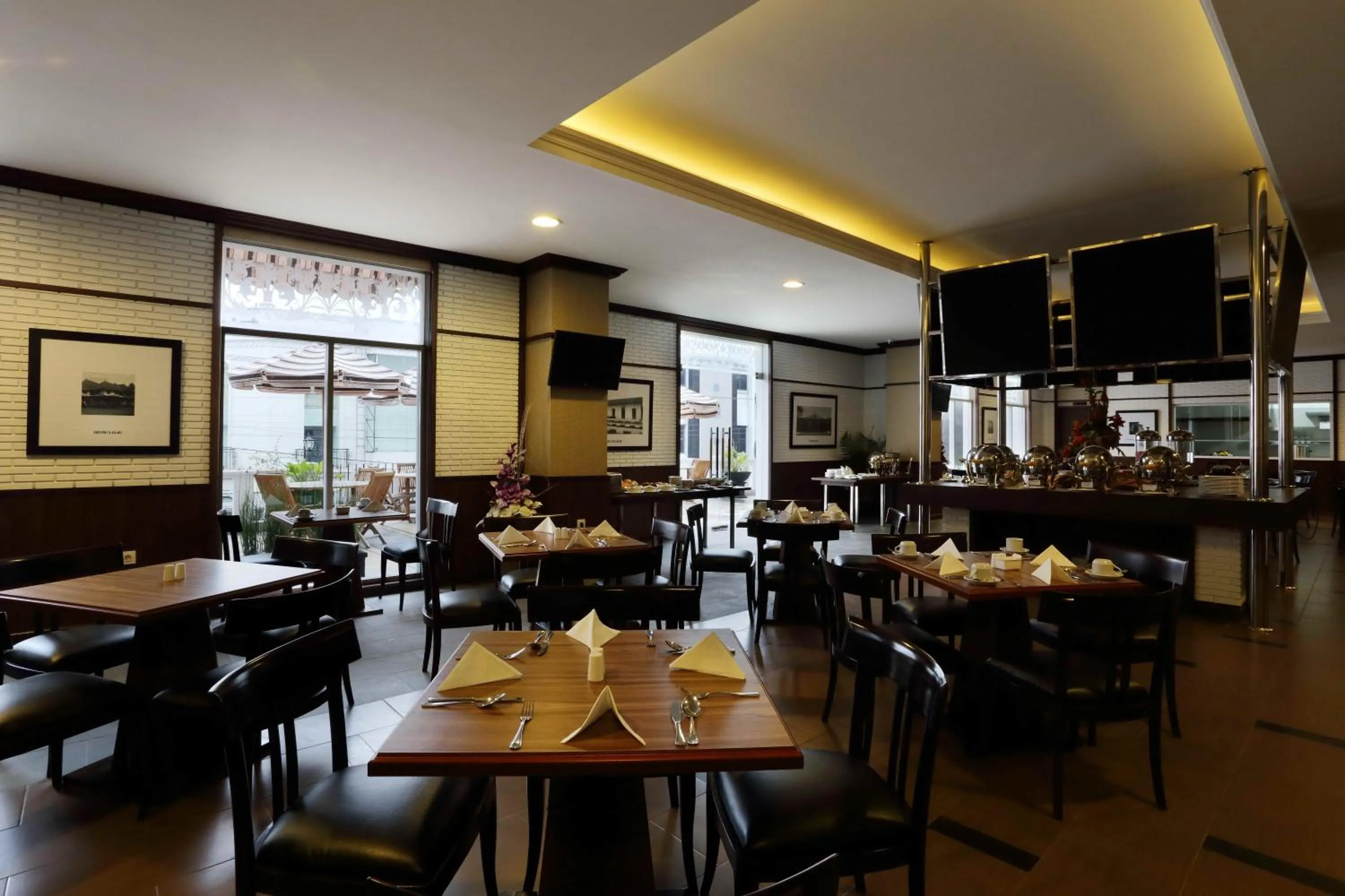 Restaurant/places to eat in Amarelo Hotel Solo
