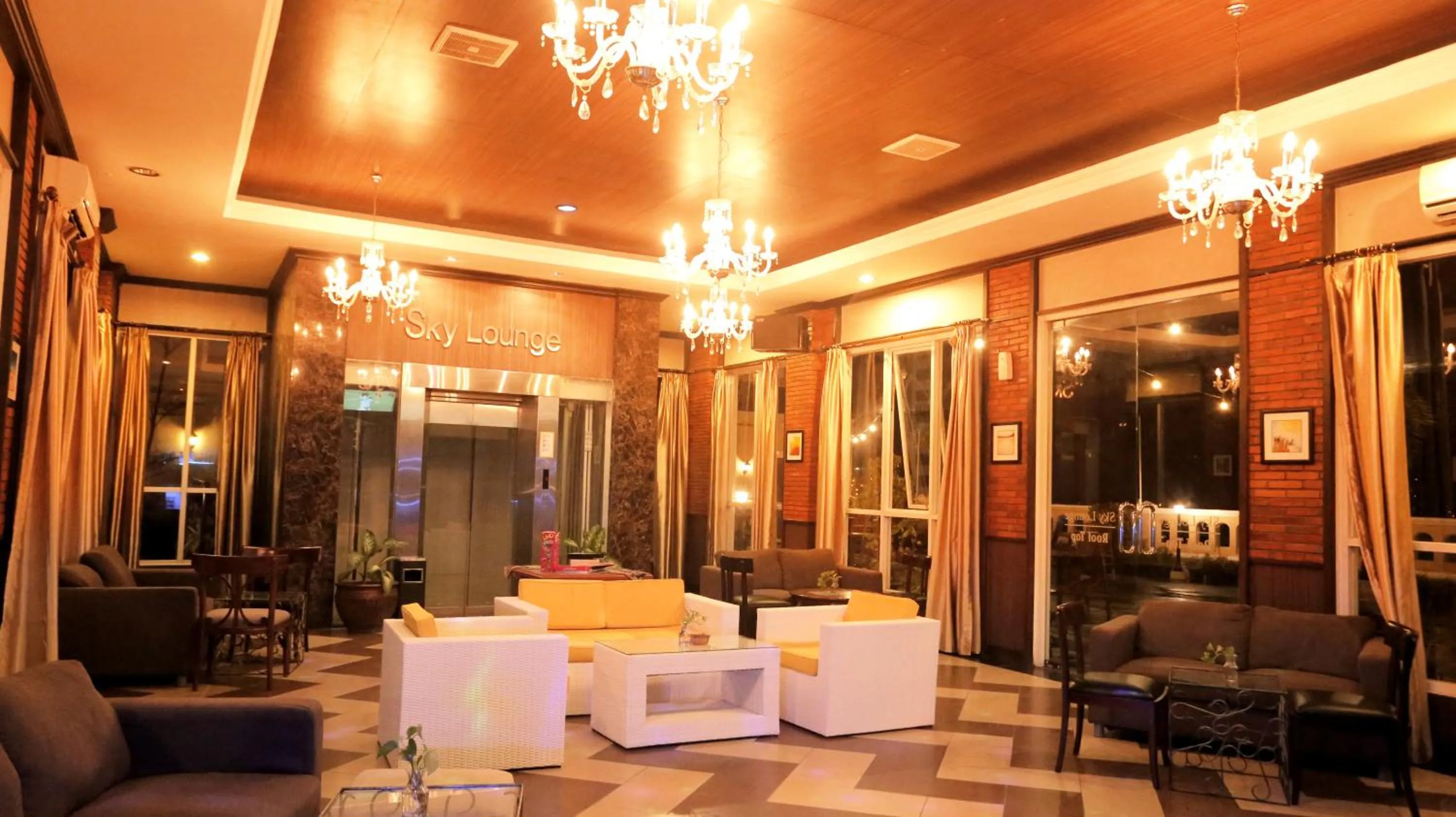 Lounge or bar in Amarelo Hotel Solo