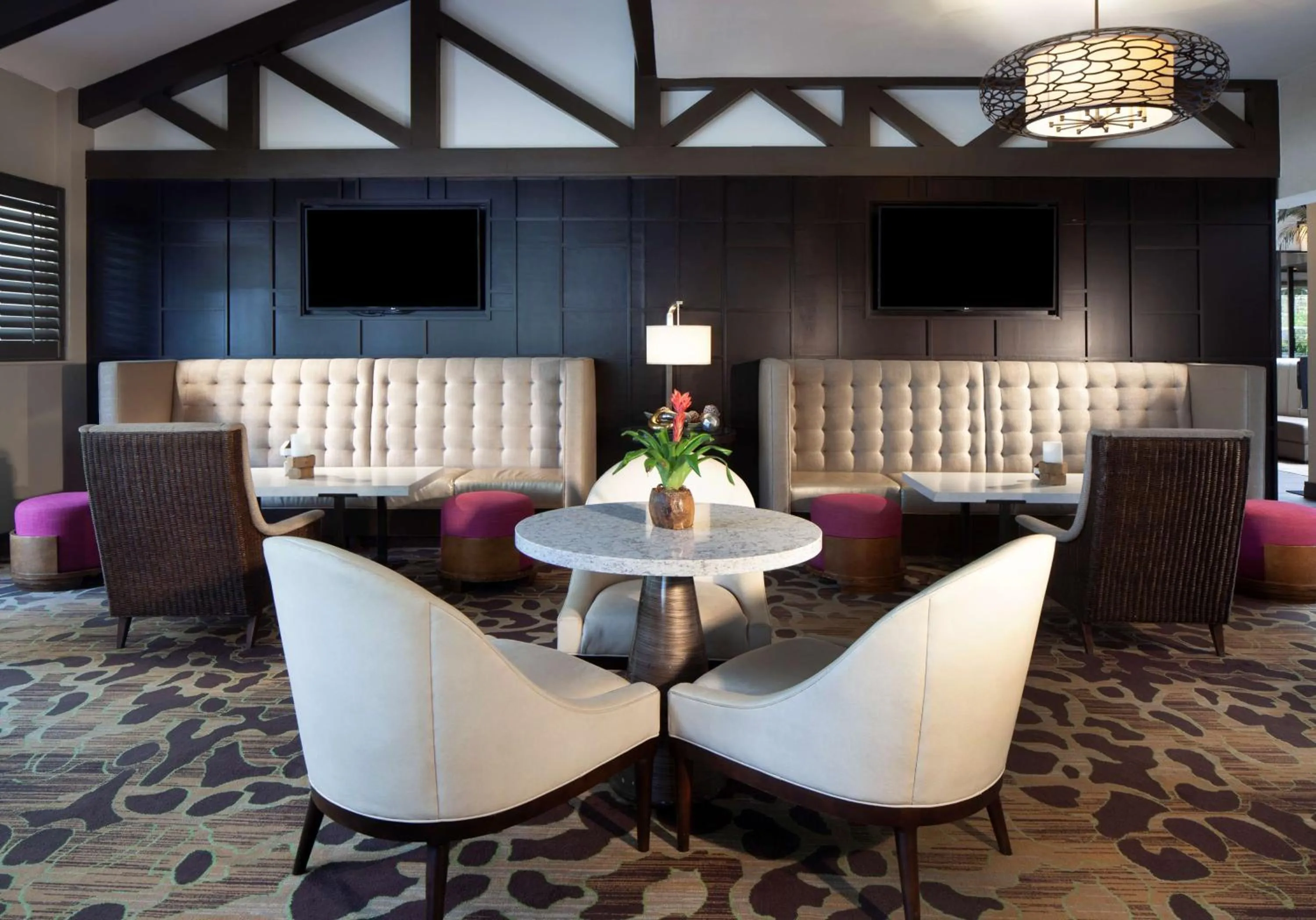 Restaurant/places to eat in Hilton Tampa Airport Westshore