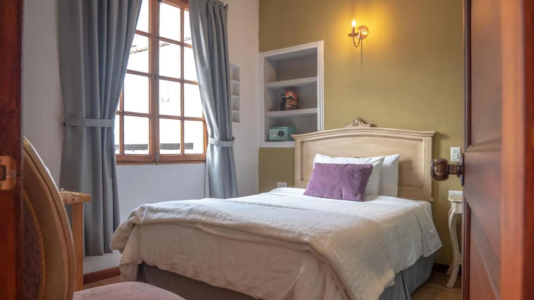 Bed in Boutique Hotel in Quito Hotel Casona 1914