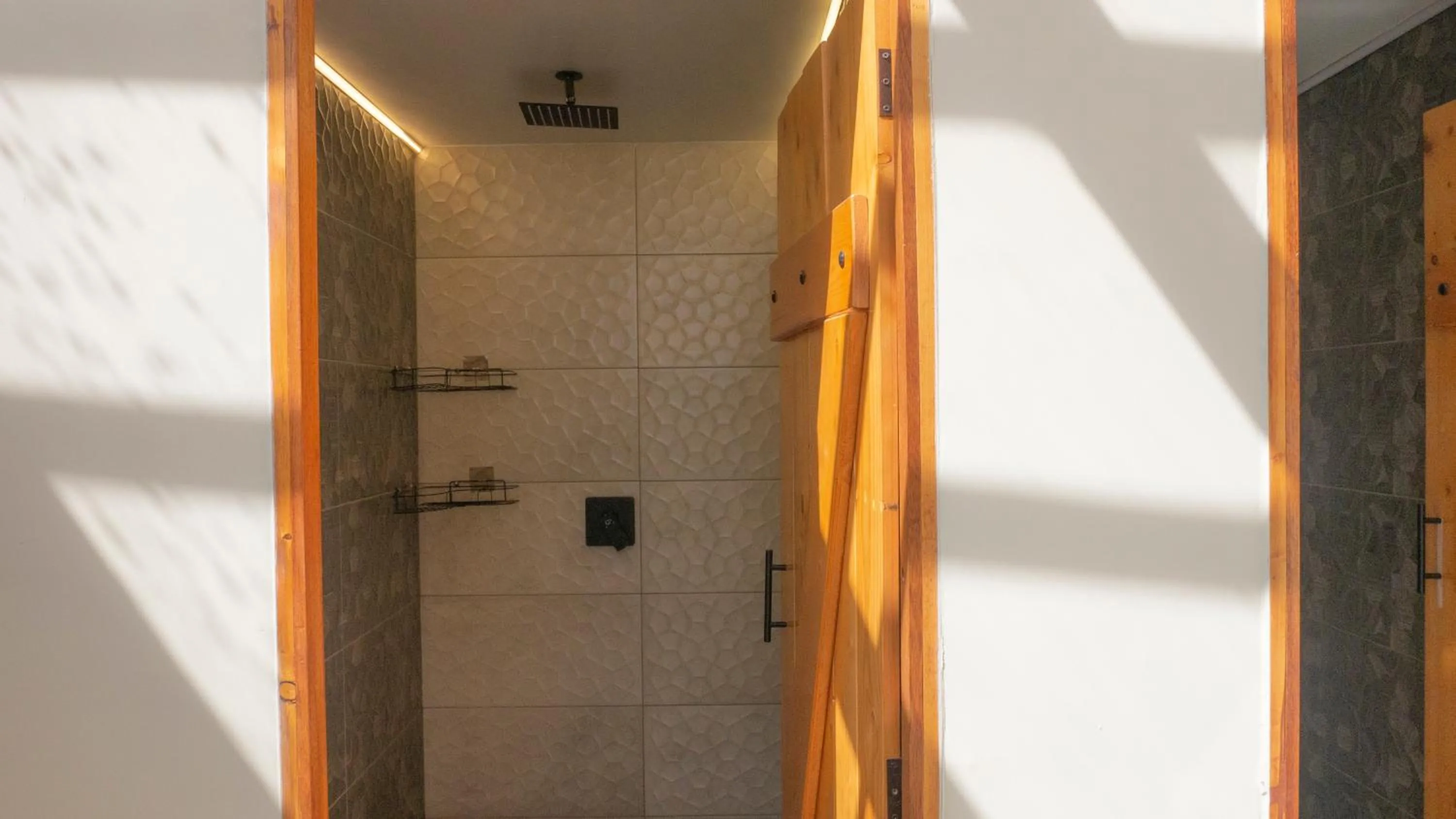 Shower in Boutique Hotel in Quito Hotel Casona 1914