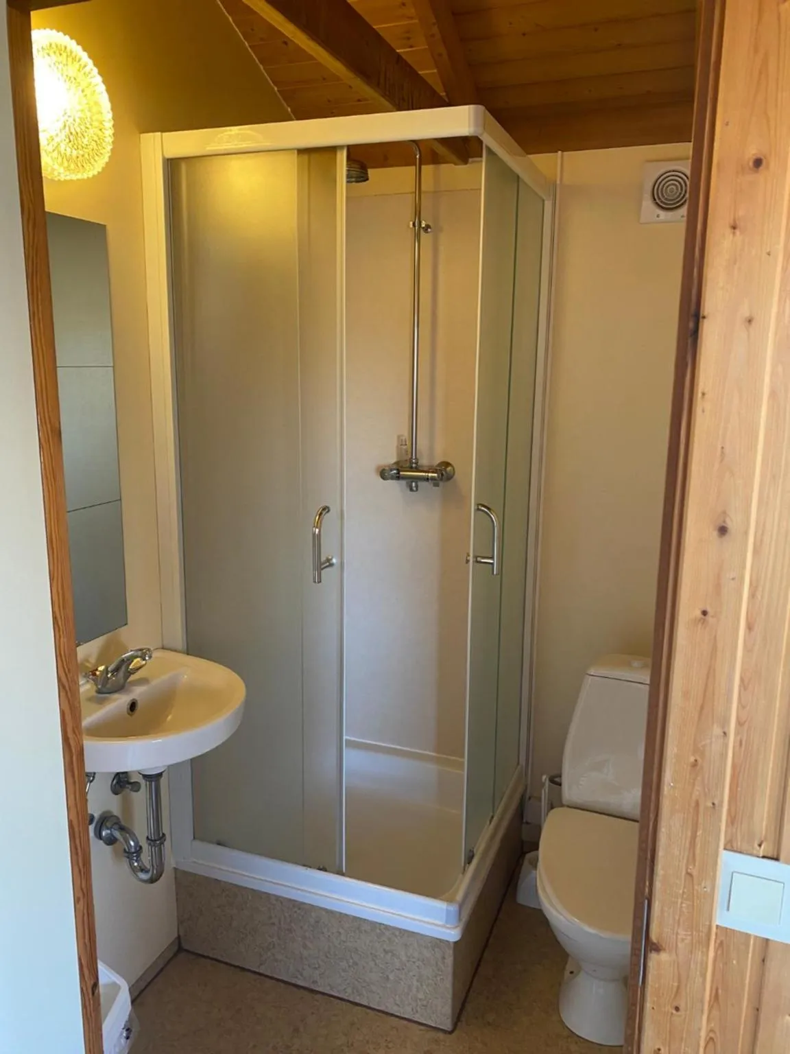 Bathroom in Bakkaflöt Guesthouse