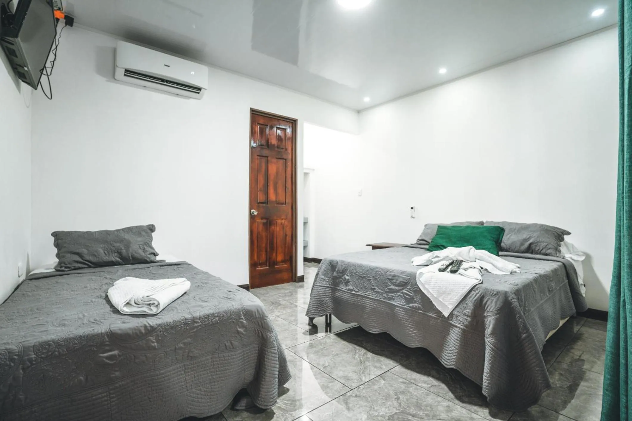 Bed in Hotel Hoja de Oro Corcovado