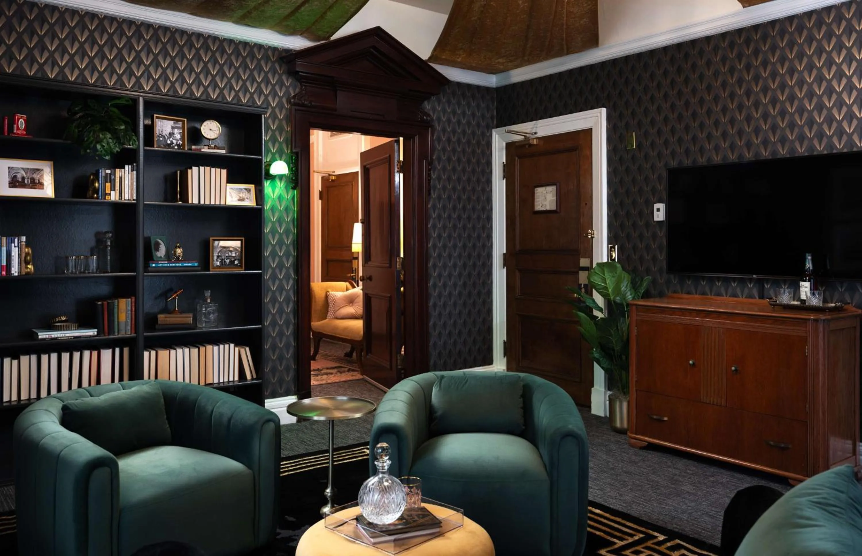 Living room in The Seelbach Hilton Louisville