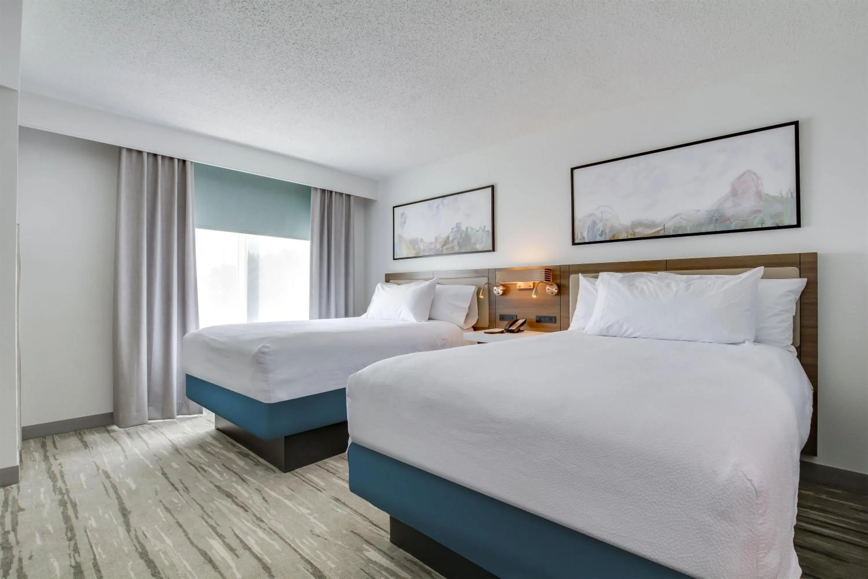 Bed in Hilton Garden Inn Louisville Airport