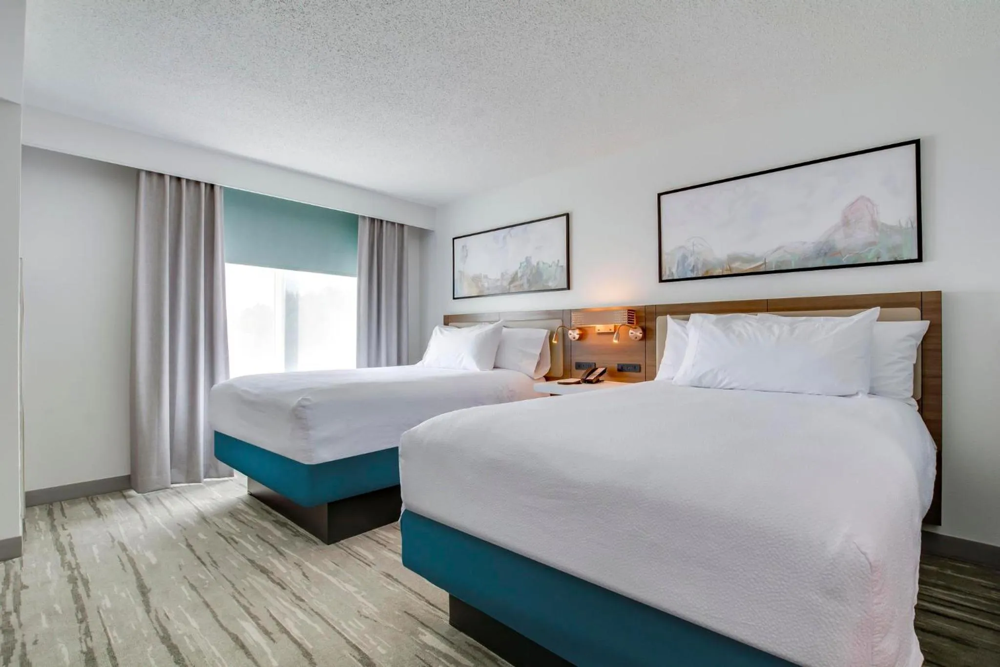 Bed in Hilton Garden Inn Louisville Airport