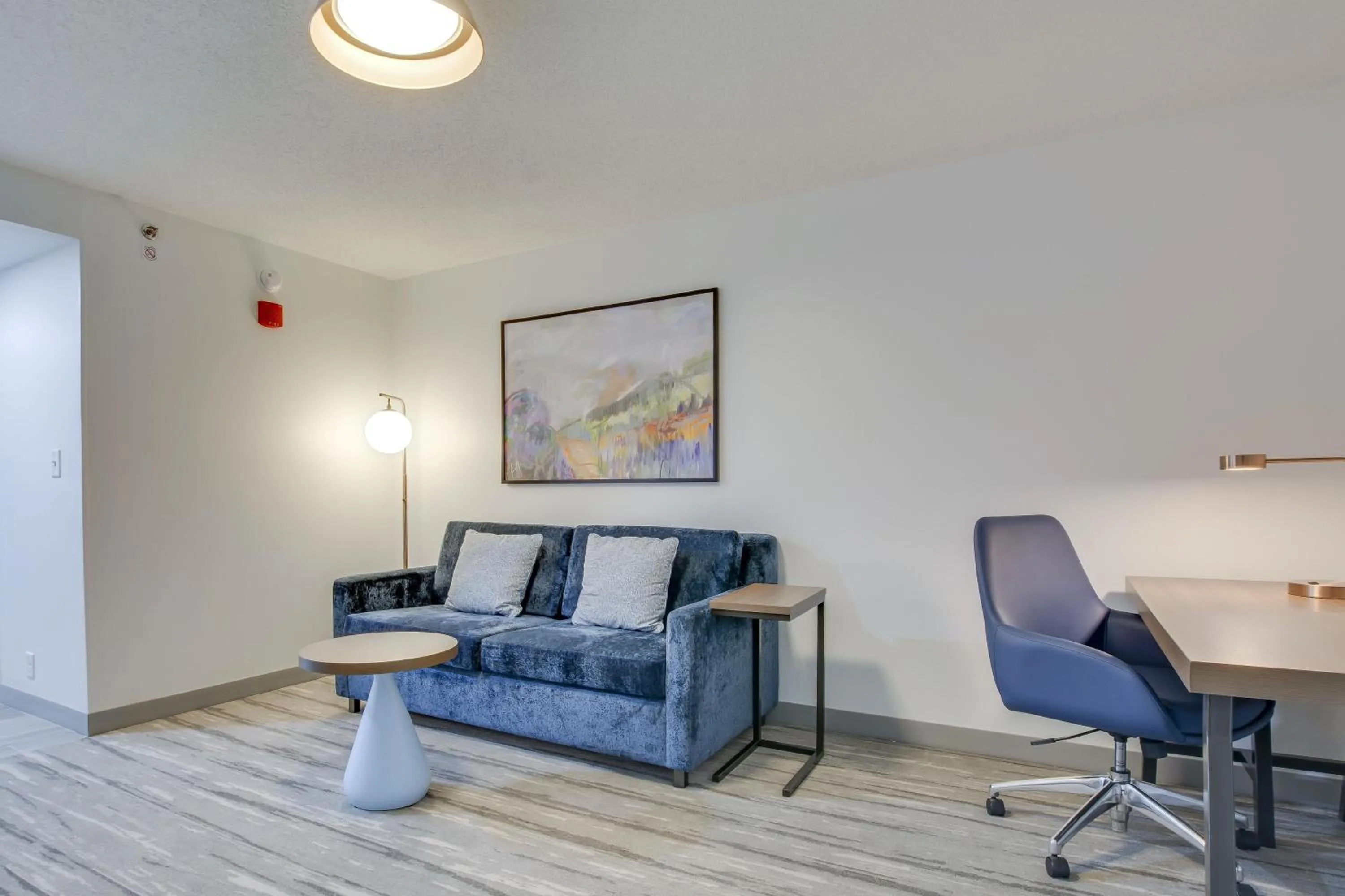 Living room in Hilton Garden Inn Louisville Airport