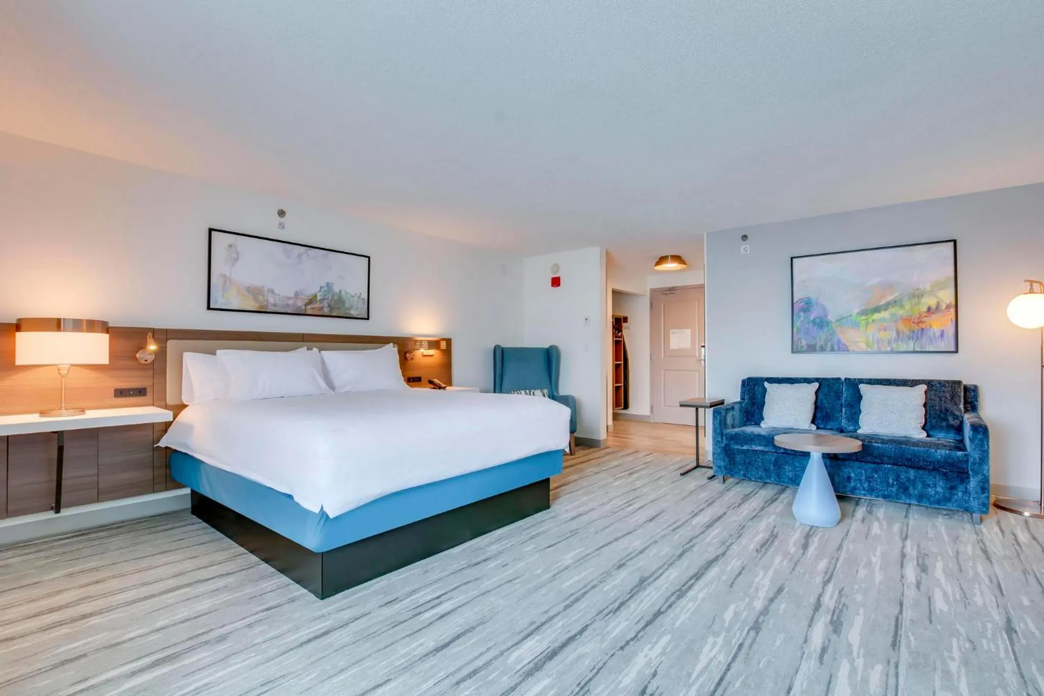 Bed in Hilton Garden Inn Louisville Airport