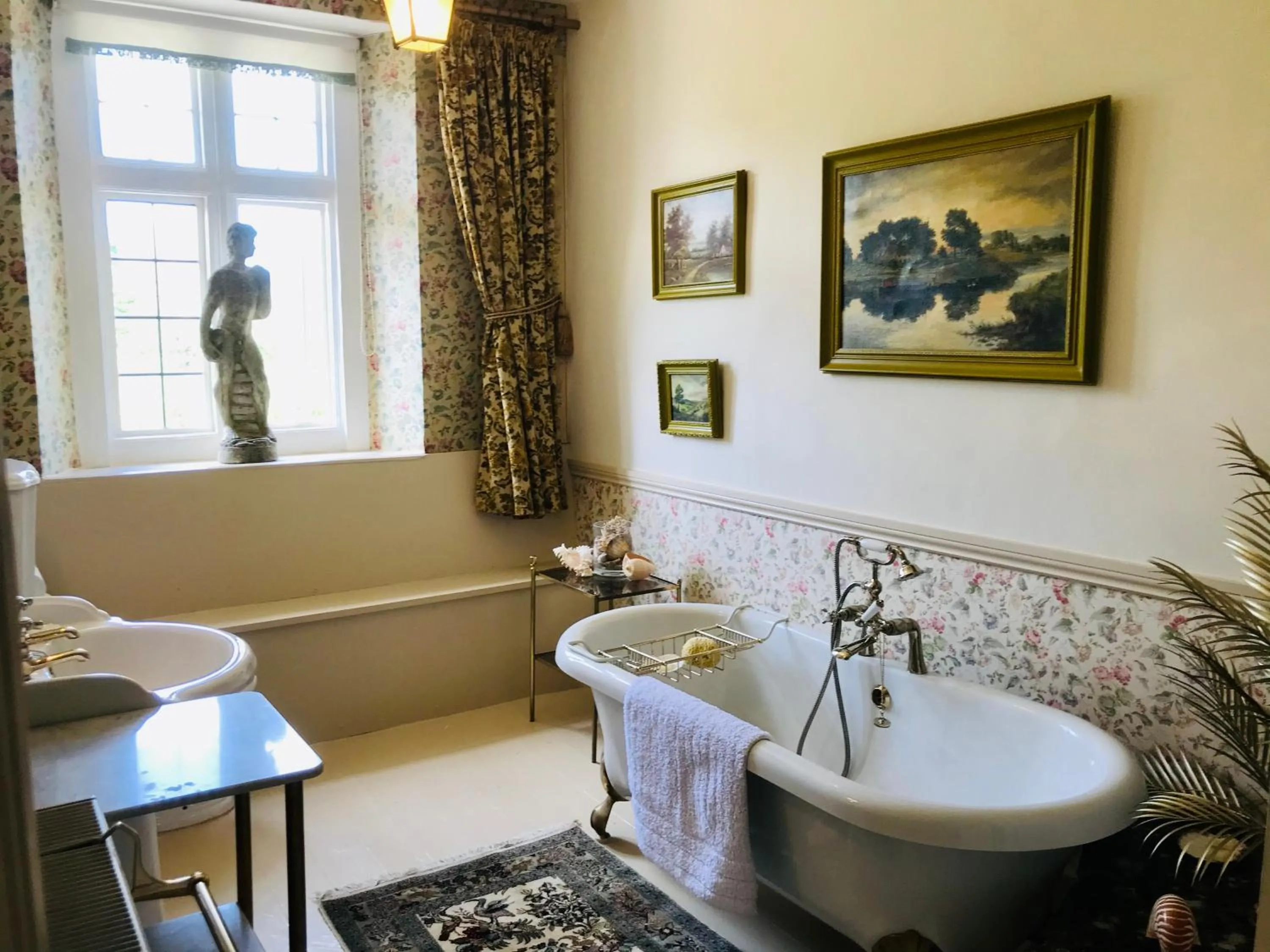 Bathroom in Buscot Manor