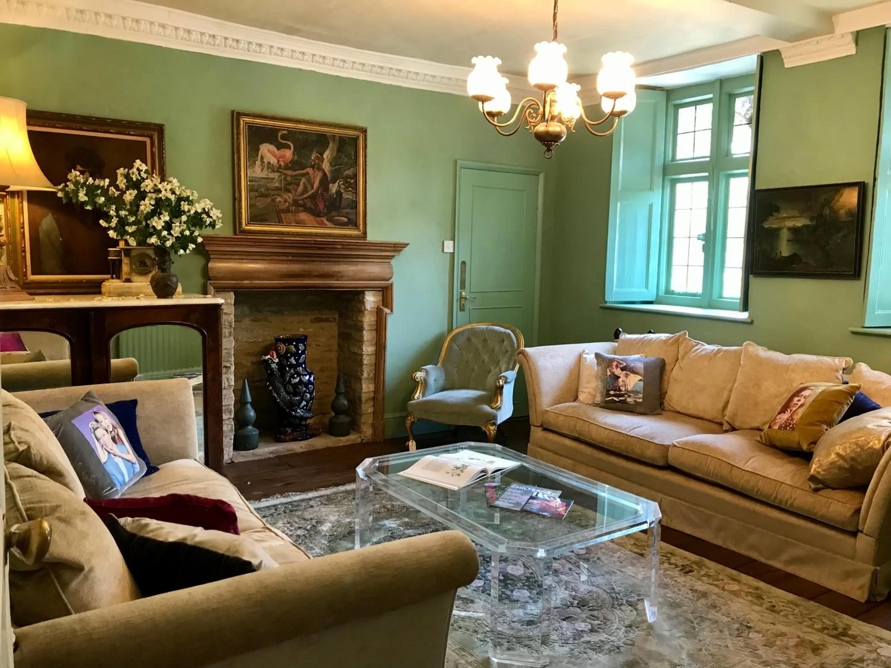 Living room in Buscot Manor