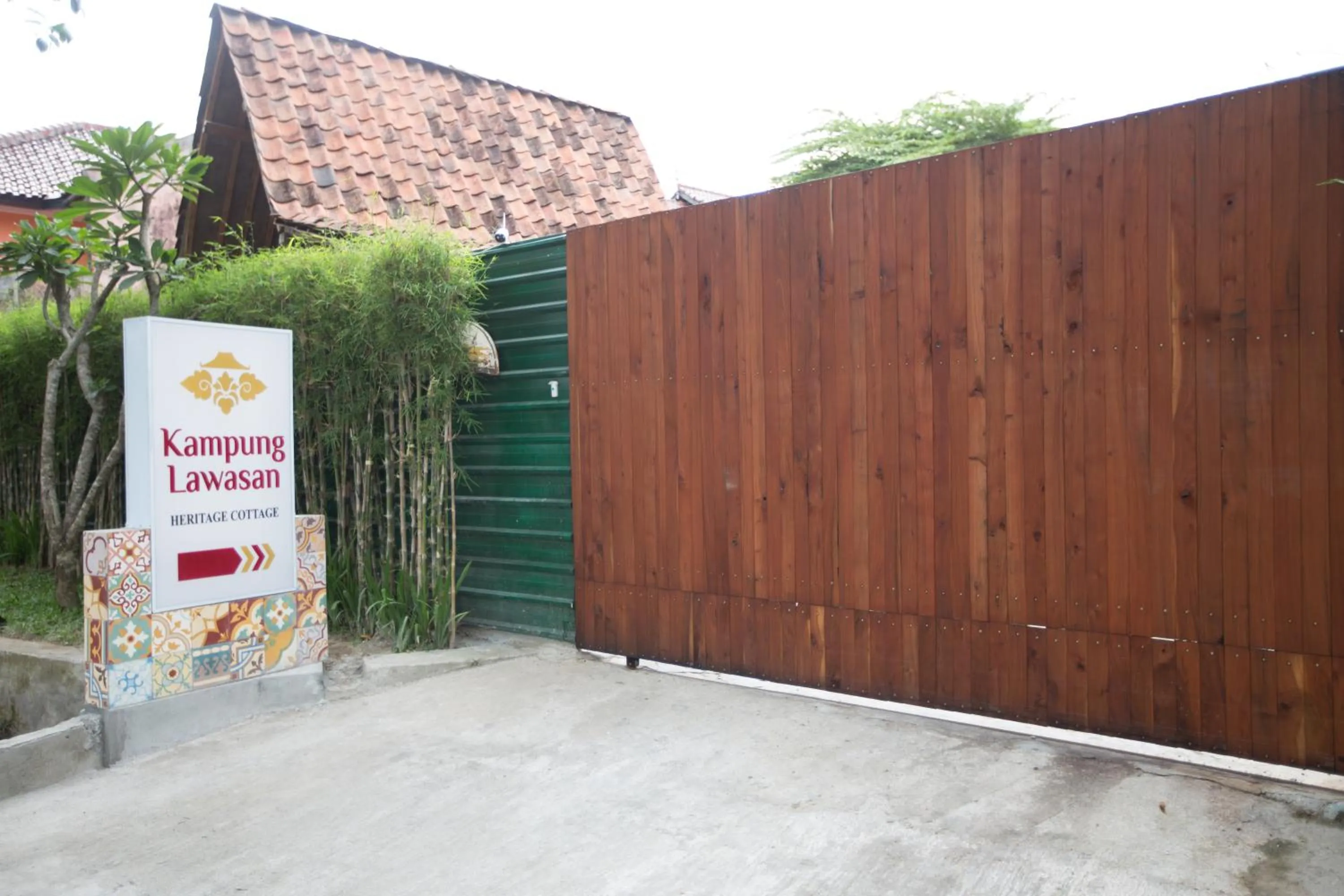 Street view in Kampung Lawasan Heritage Cottage