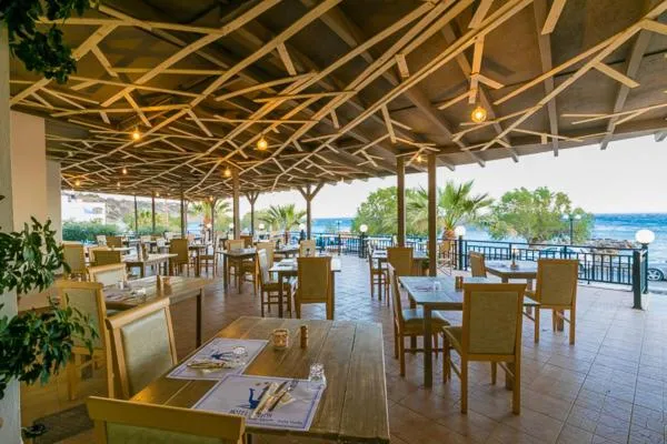 Restaurant/places to eat in Triton Authentic Cretan Hotel