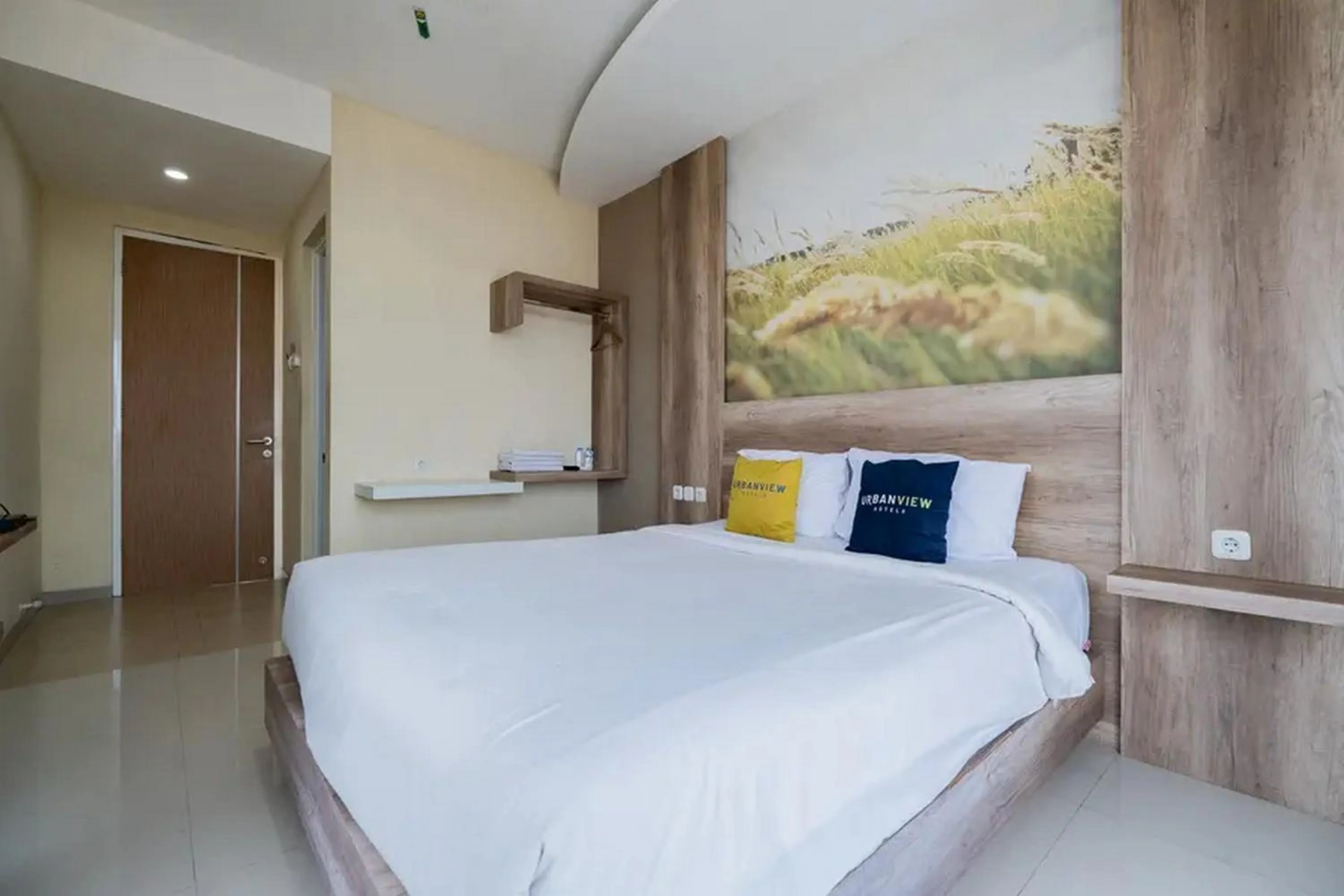 Bed in Urbanview Hotel Omah Anin Batu by RedDoorz