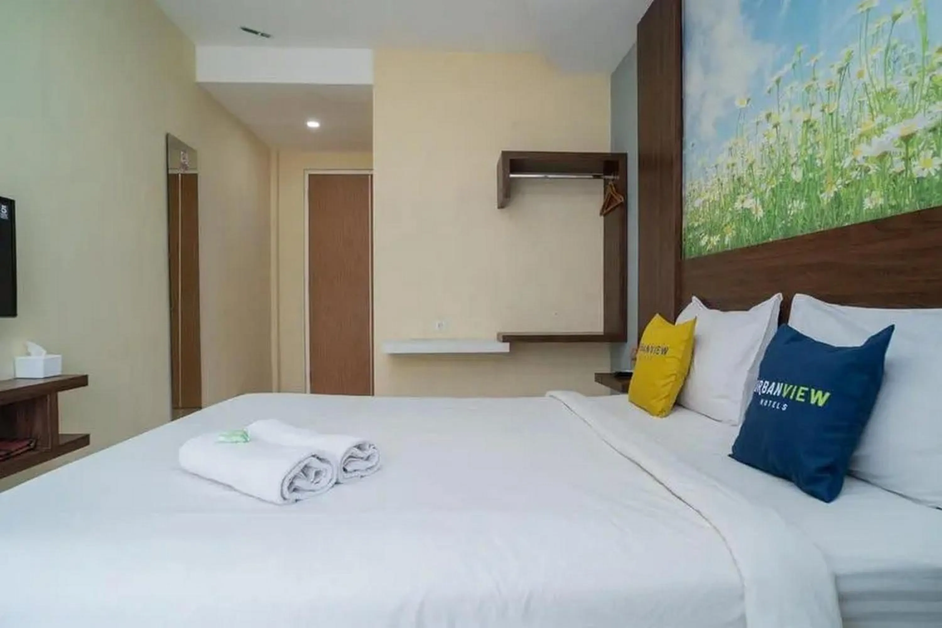 Bed in Urbanview Hotel Omah Anin Batu by RedDoorz