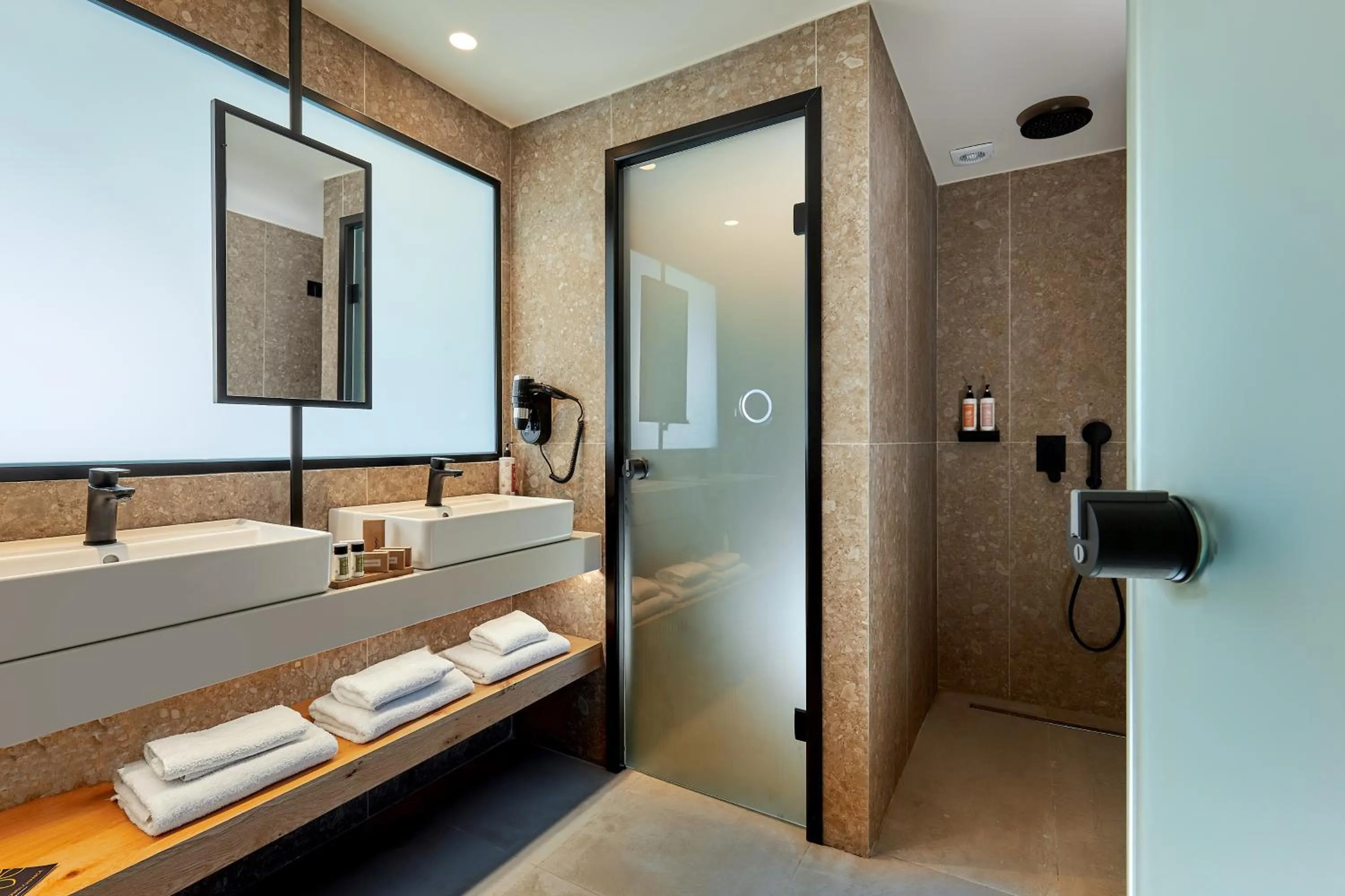 Bathroom in Sentido Amounda Bay