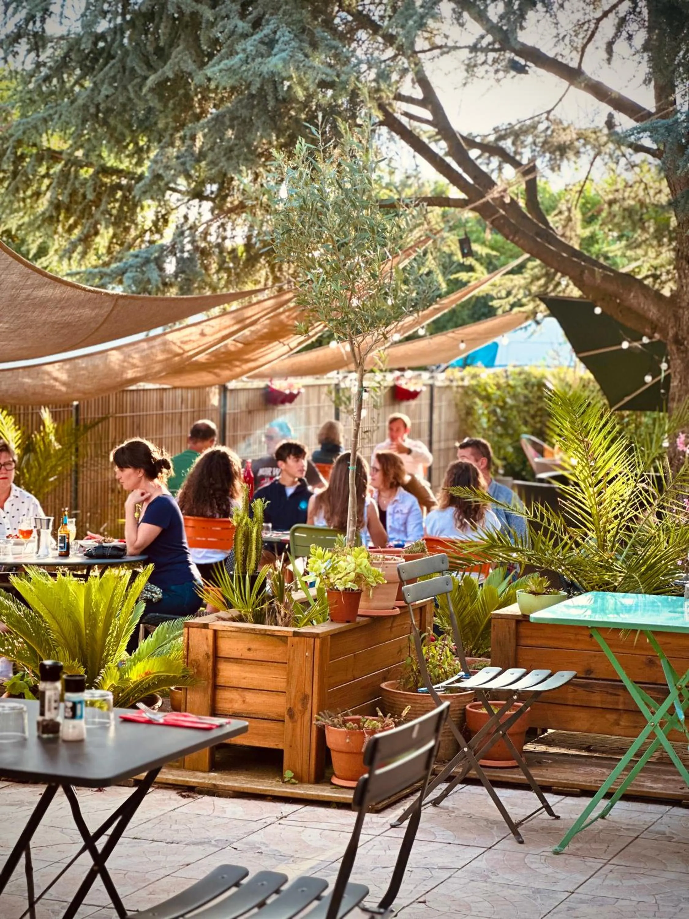 Restaurant/places to eat in Hôtel Amaya