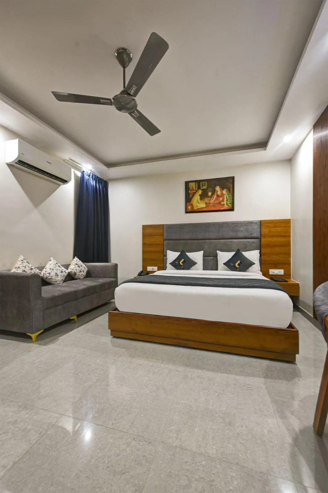 Bedroom, Bed in Kelvish Hotel- Delhi Airport