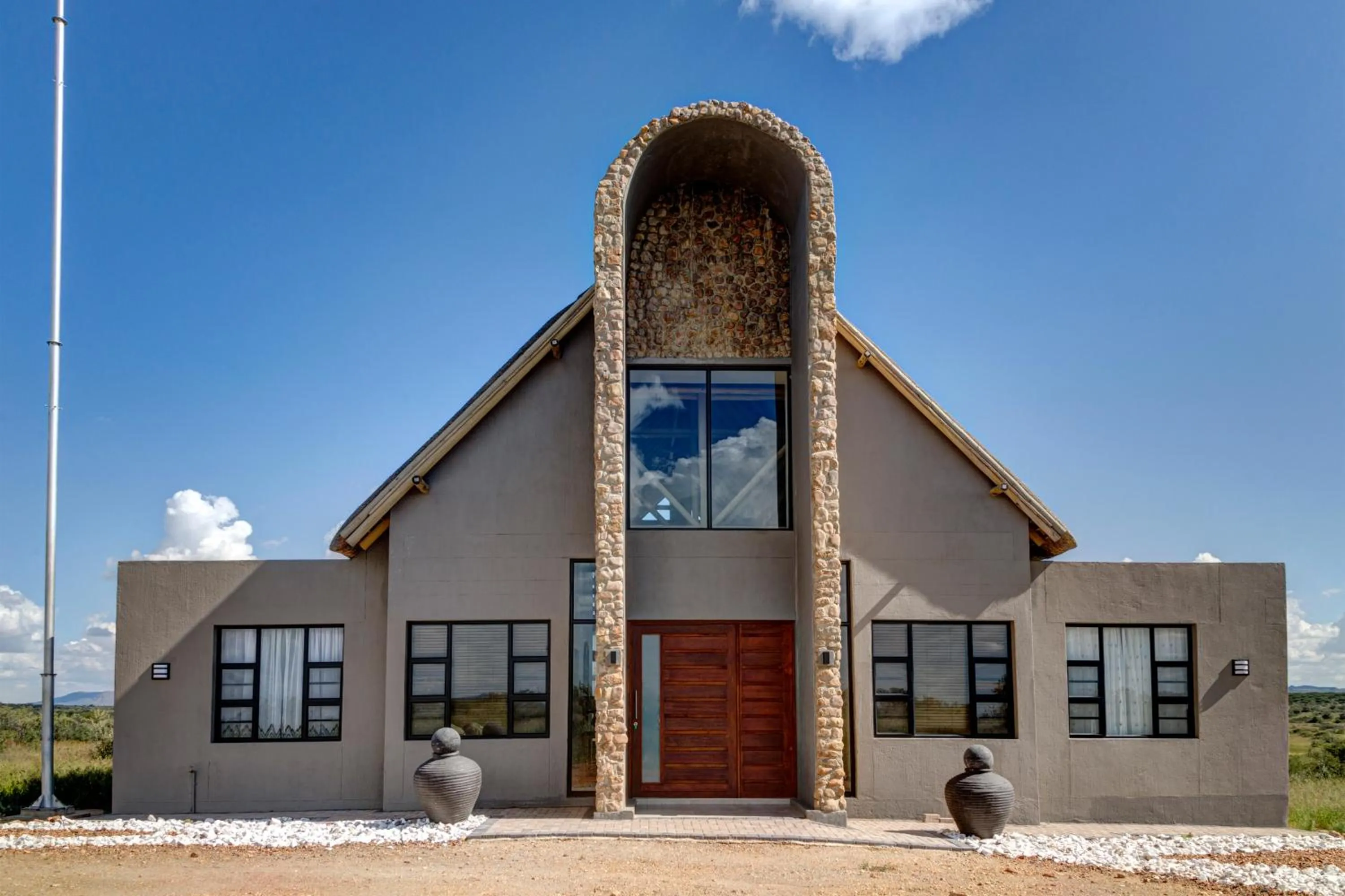 Property building in Naankuse Lodge