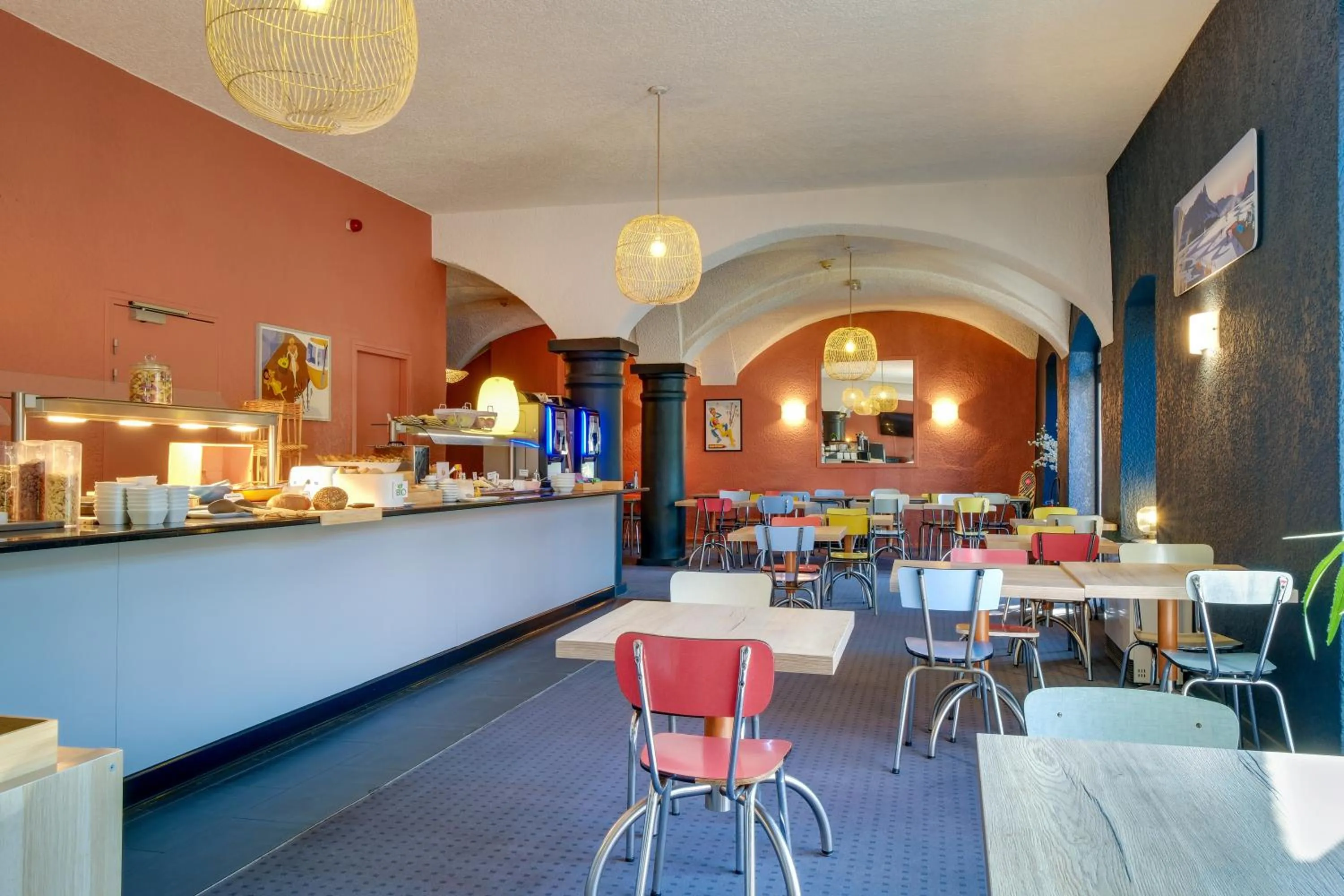 Restaurant/places to eat in Sure Hotel by Best Western Annecy