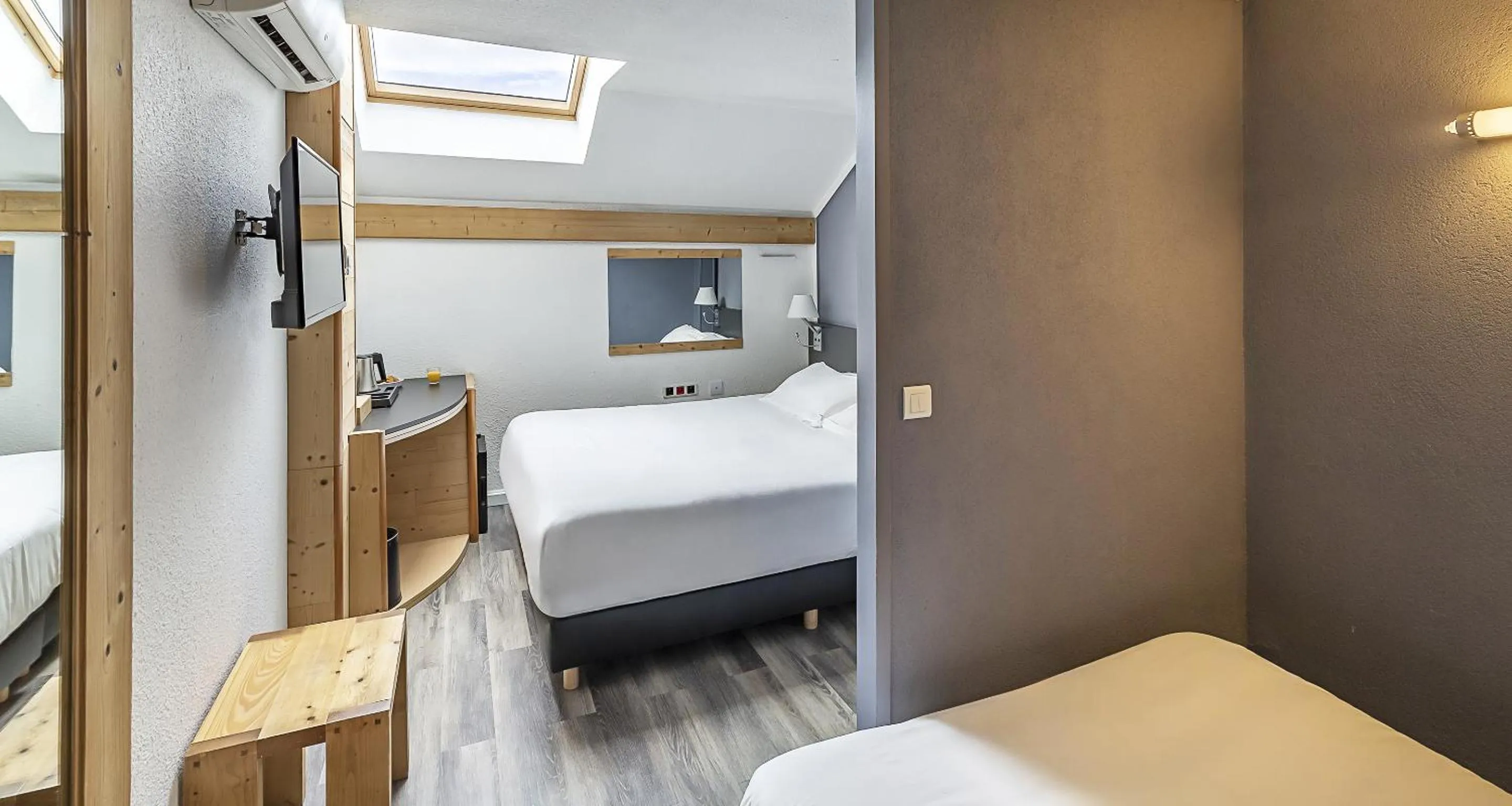 Bedroom, Bed in Sure Hotel by Best Western Annecy