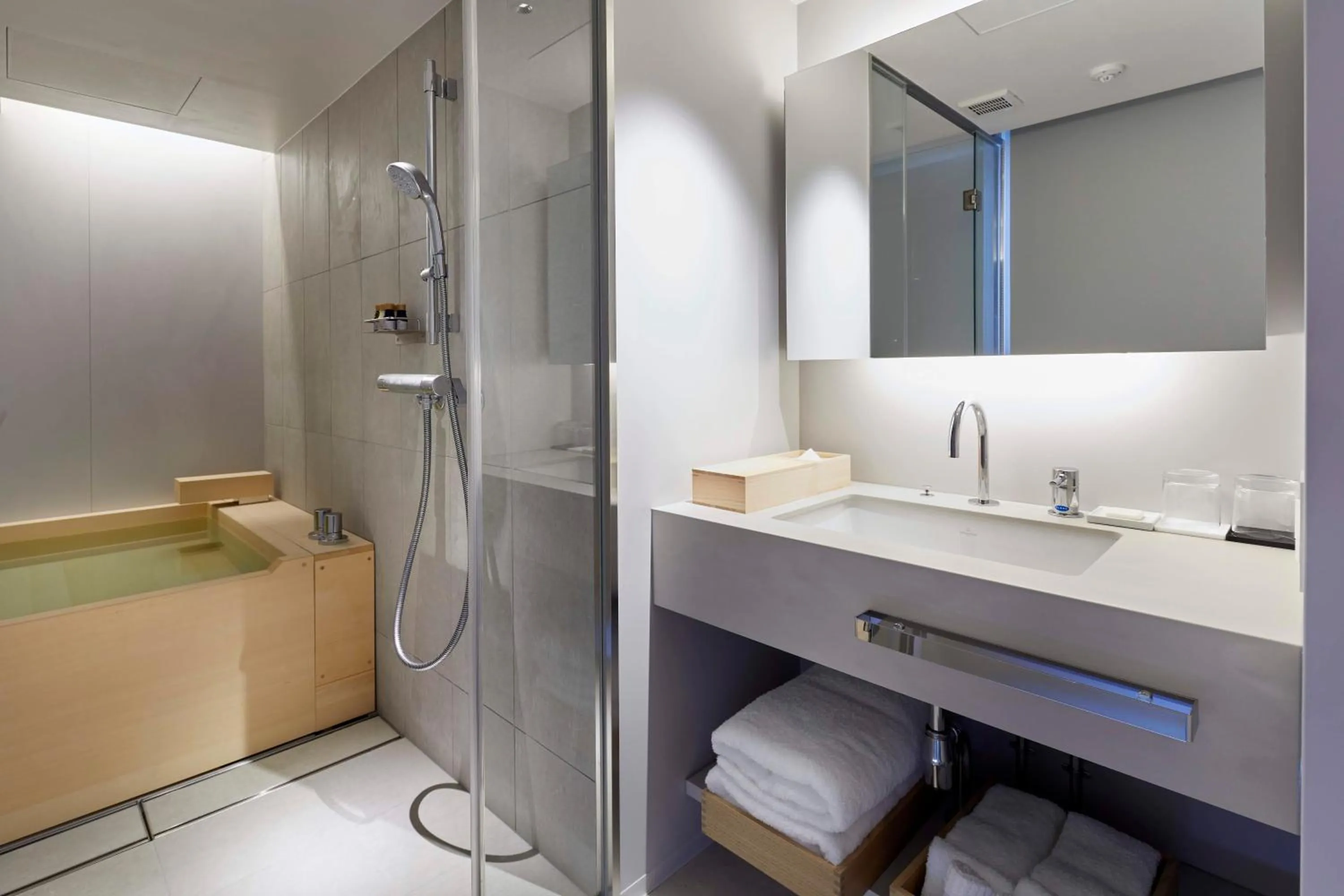 Hot Tub in TSUKI Tokyo