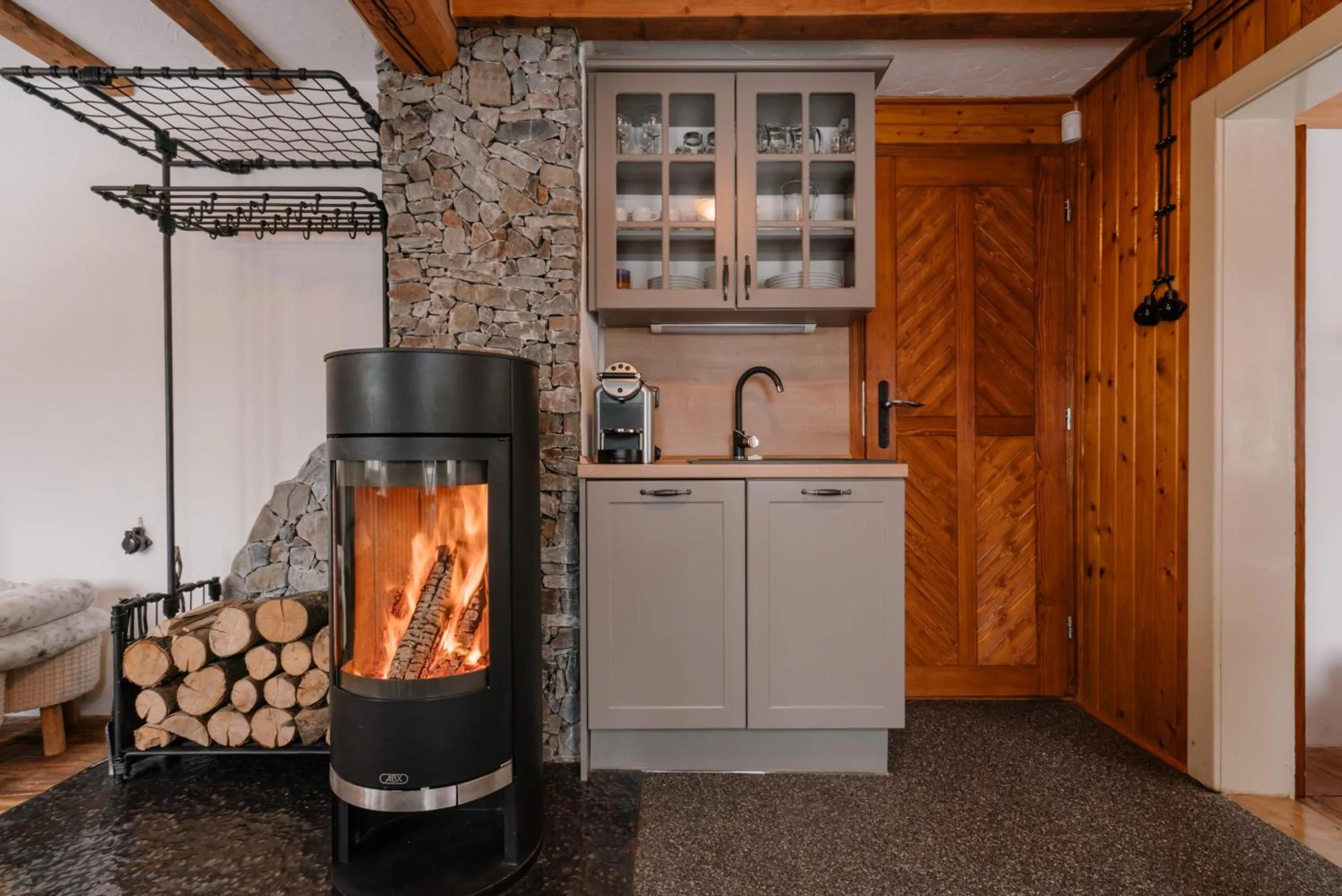 Kitchen or kitchenette in Chaloupka na stráni