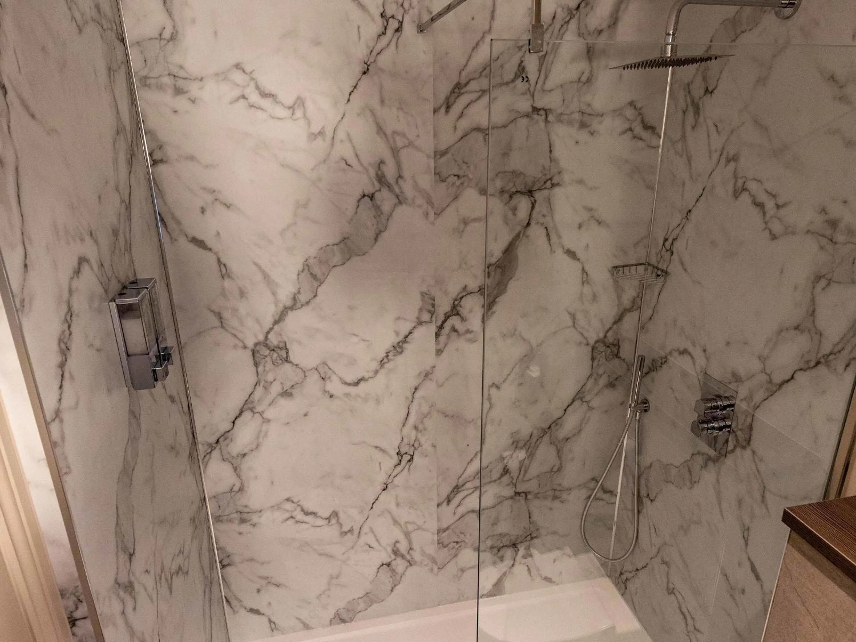 Bedroom in Mercure Milton Keynes Hotel