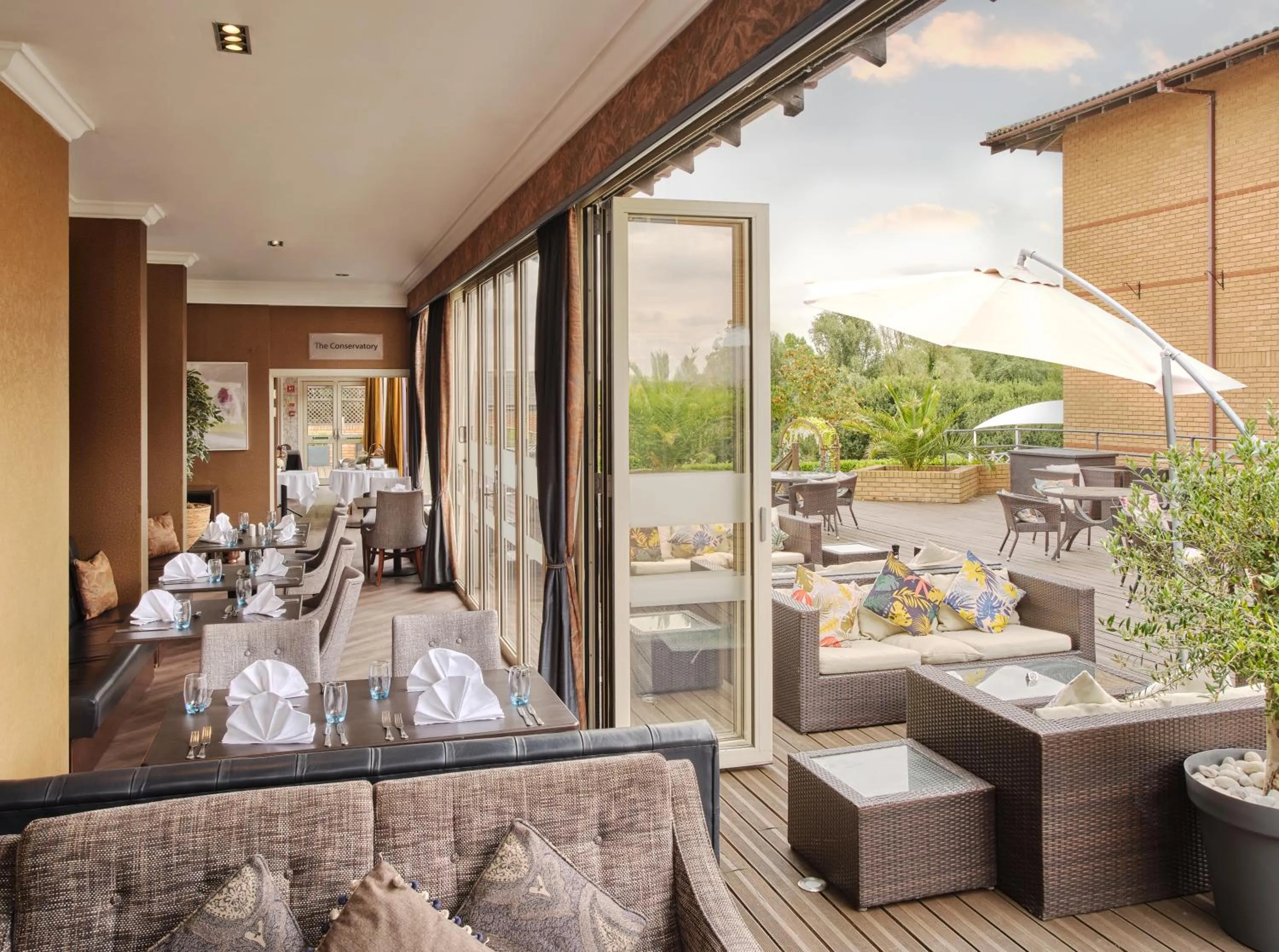 Restaurant/places to eat in Mercure Milton Keynes Hotel