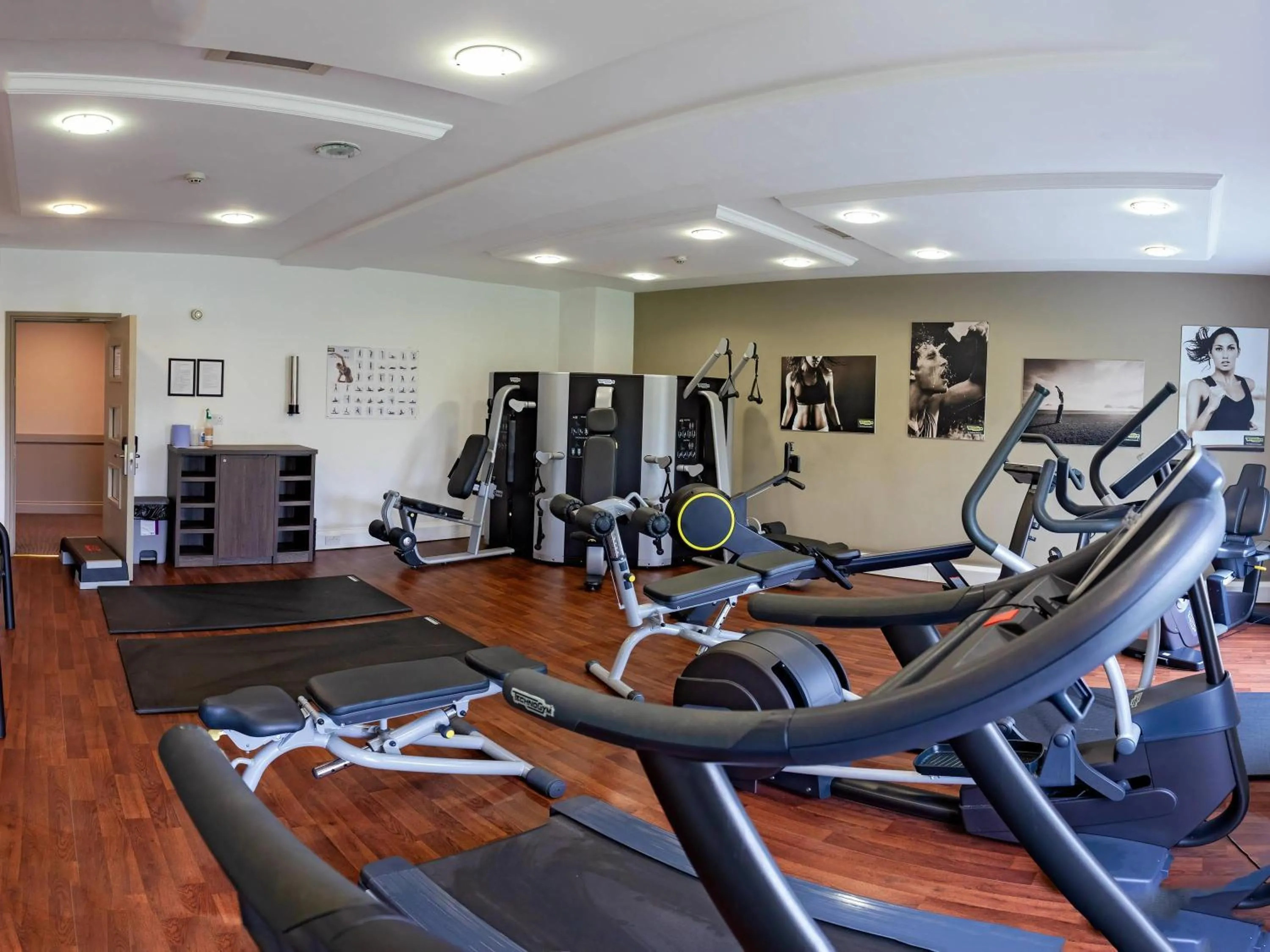 Fitness centre/facilities in Mercure Milton Keynes Hotel