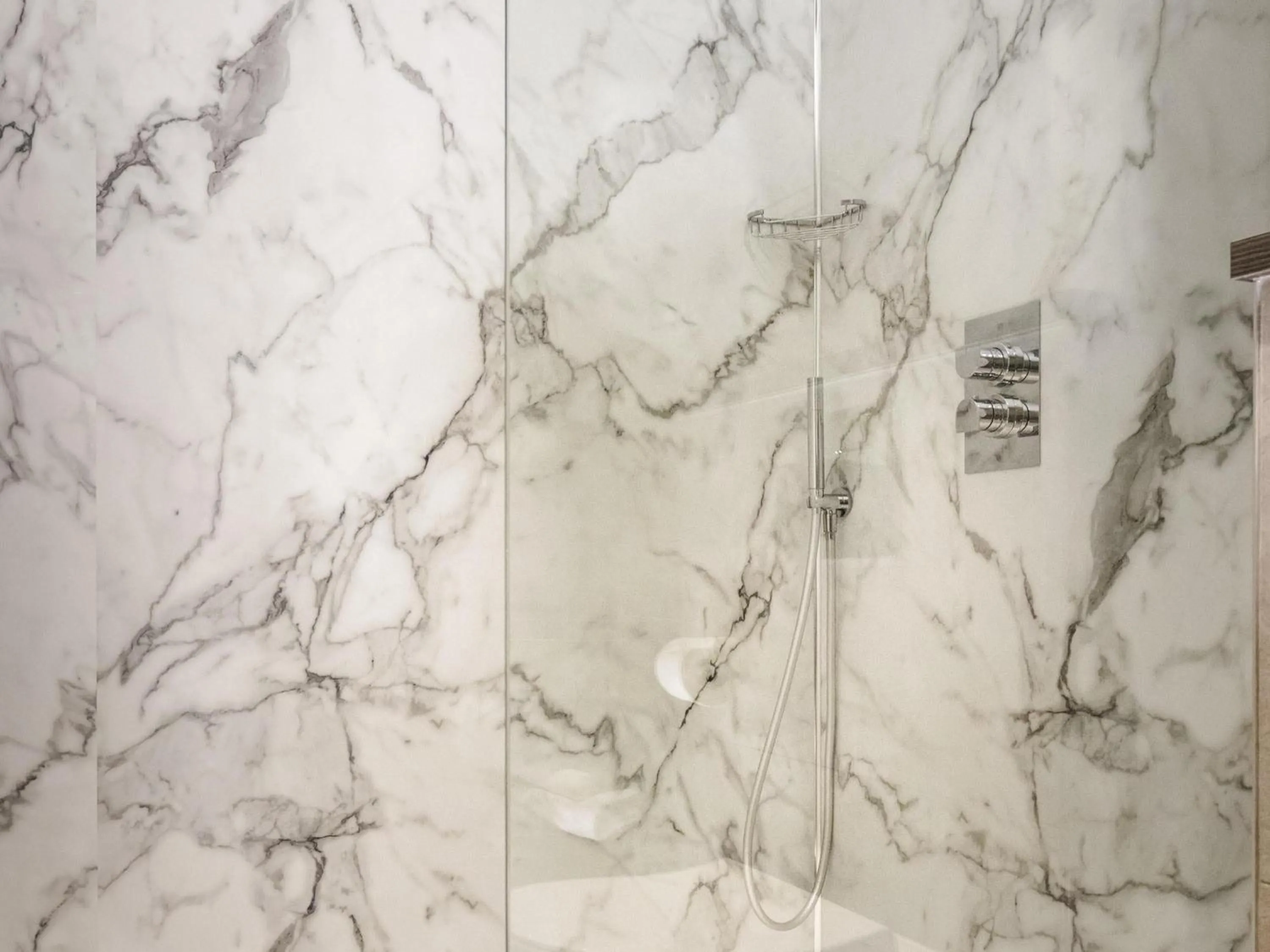 Bedroom in Mercure Milton Keynes Hotel