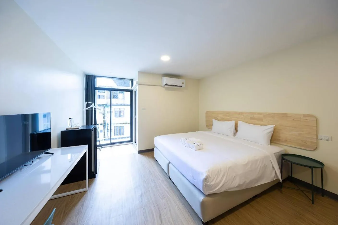 Bed in Fine Bed Hotel