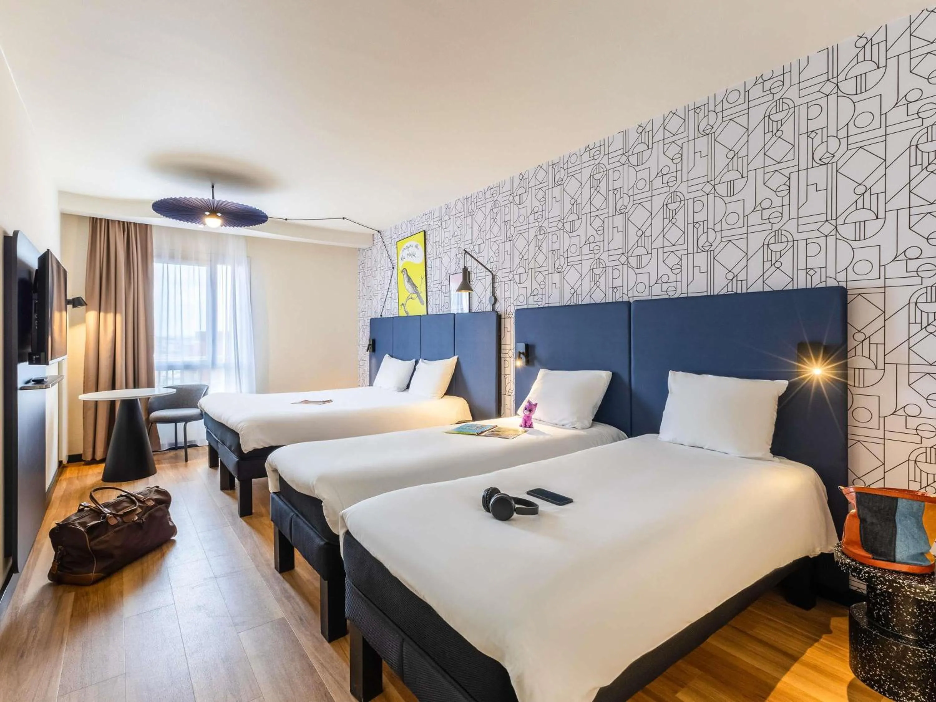 Bedroom, Bed in ibis Dunkerque