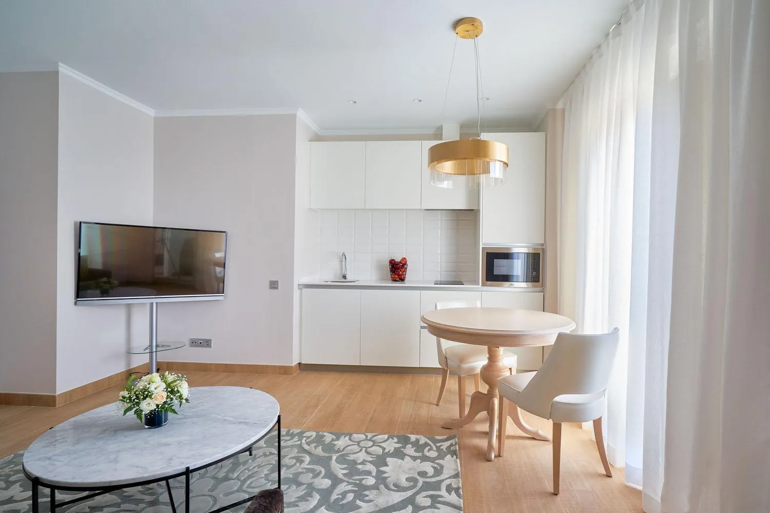 Kitchen or kitchenette in Tandem Soho Suites