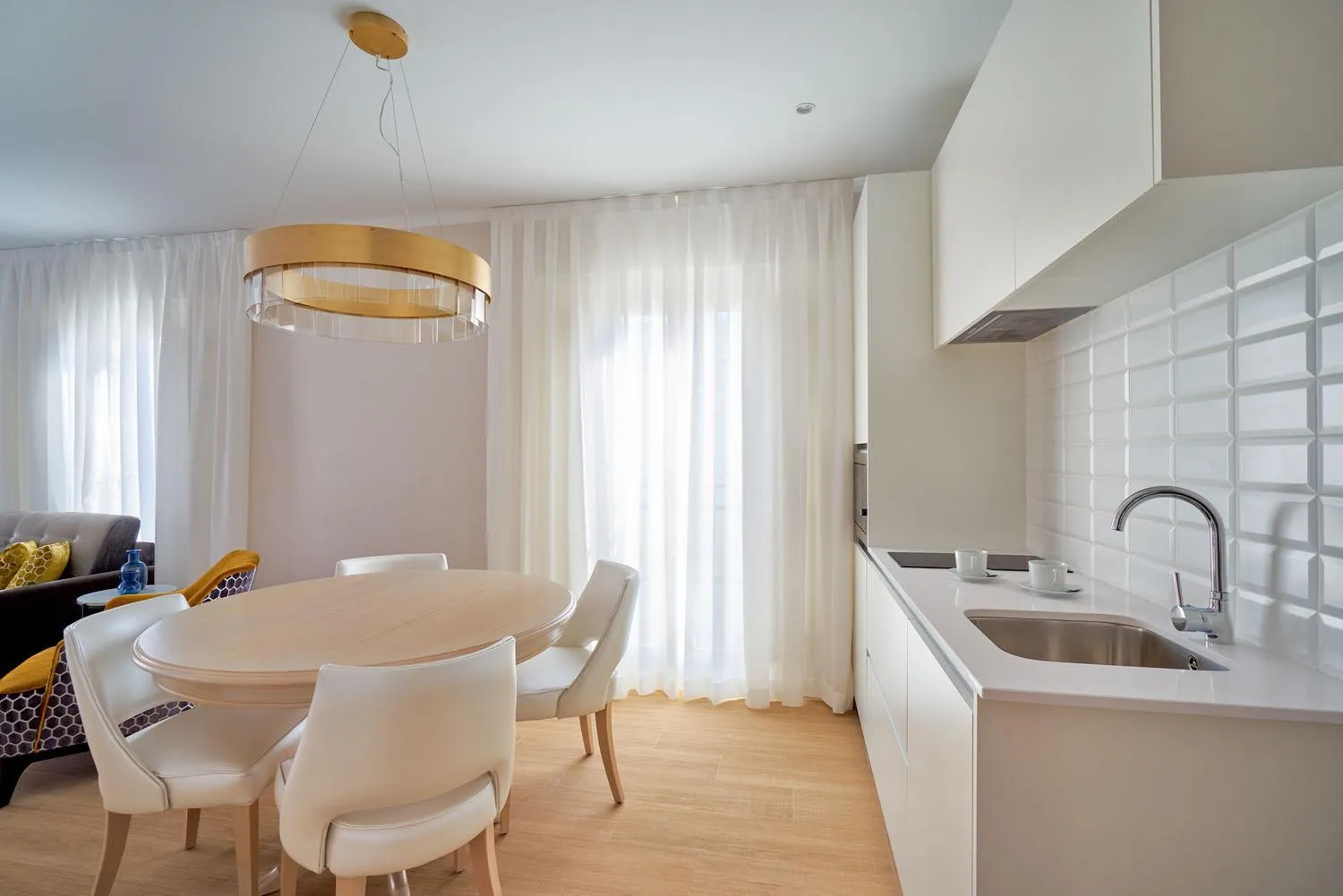 Kitchen or kitchenette in Tandem Soho Suites