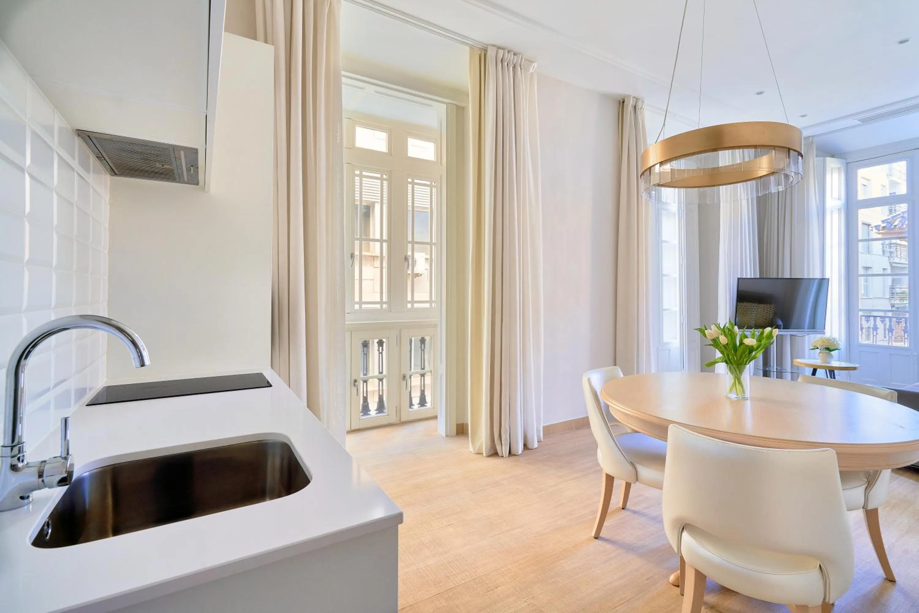 Kitchen or kitchenette in Tandem Soho Suites