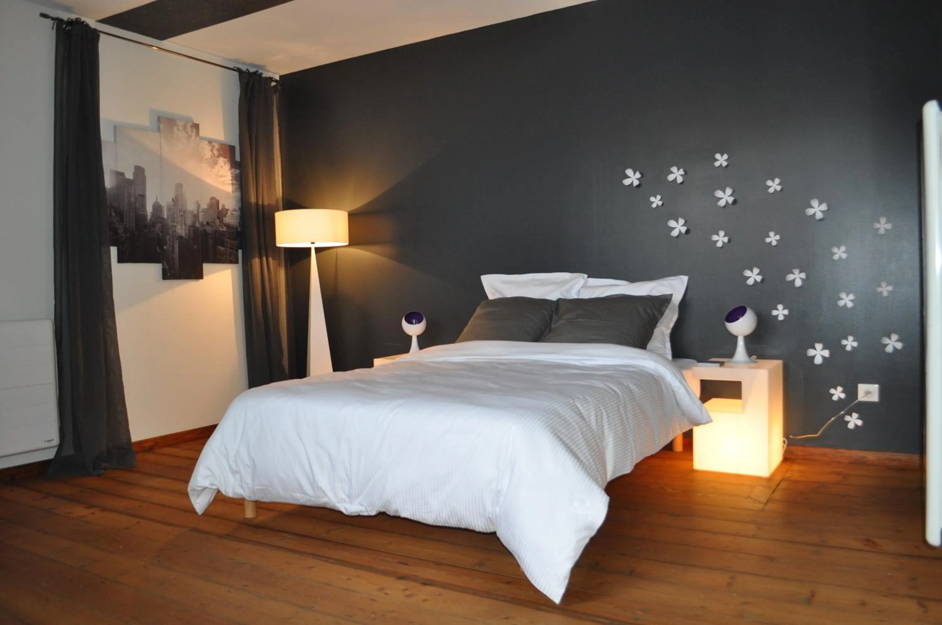 Bedroom, Bed in Au Cœur du Jardin