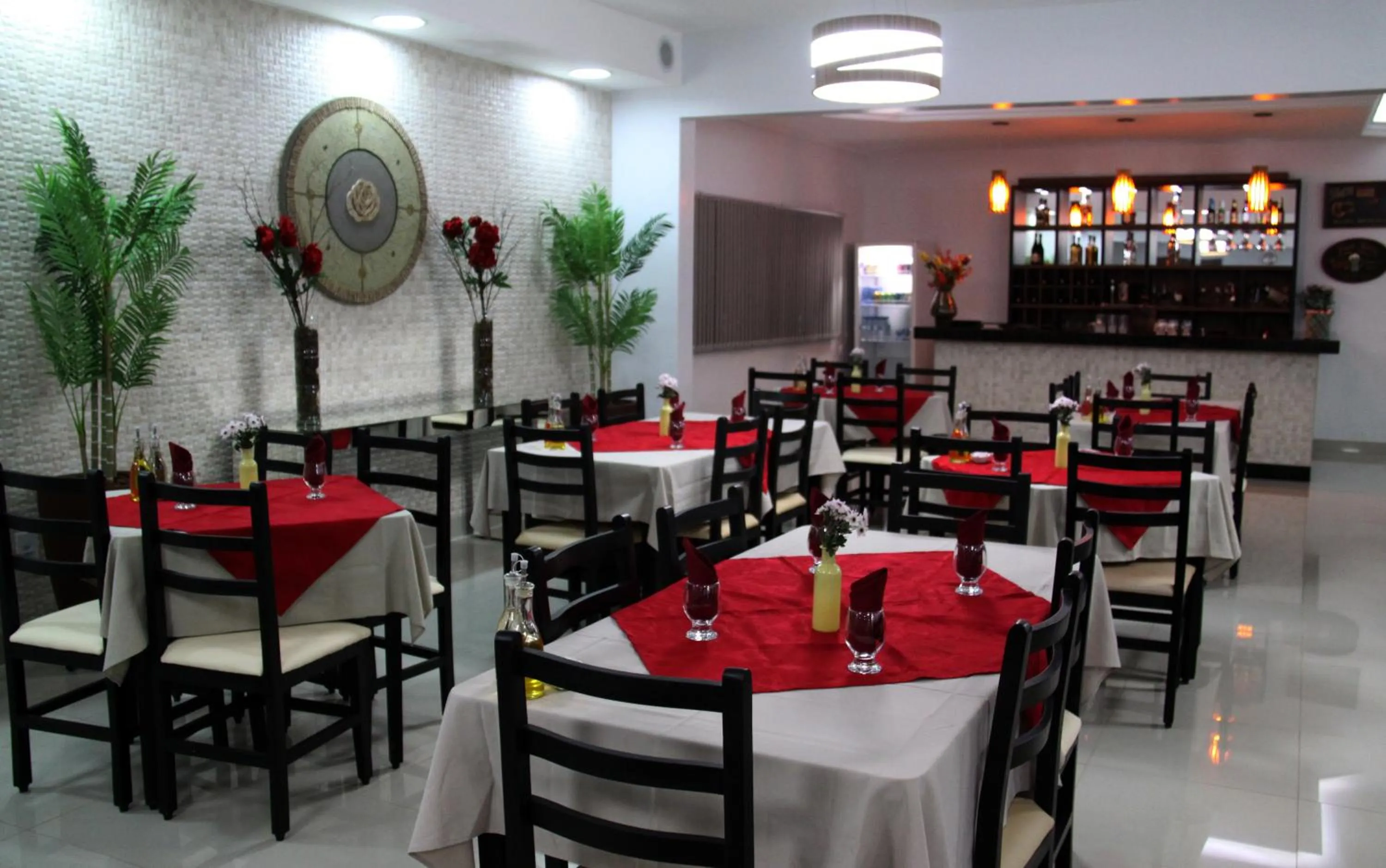 Restaurant/places to eat in Hotel Tauari