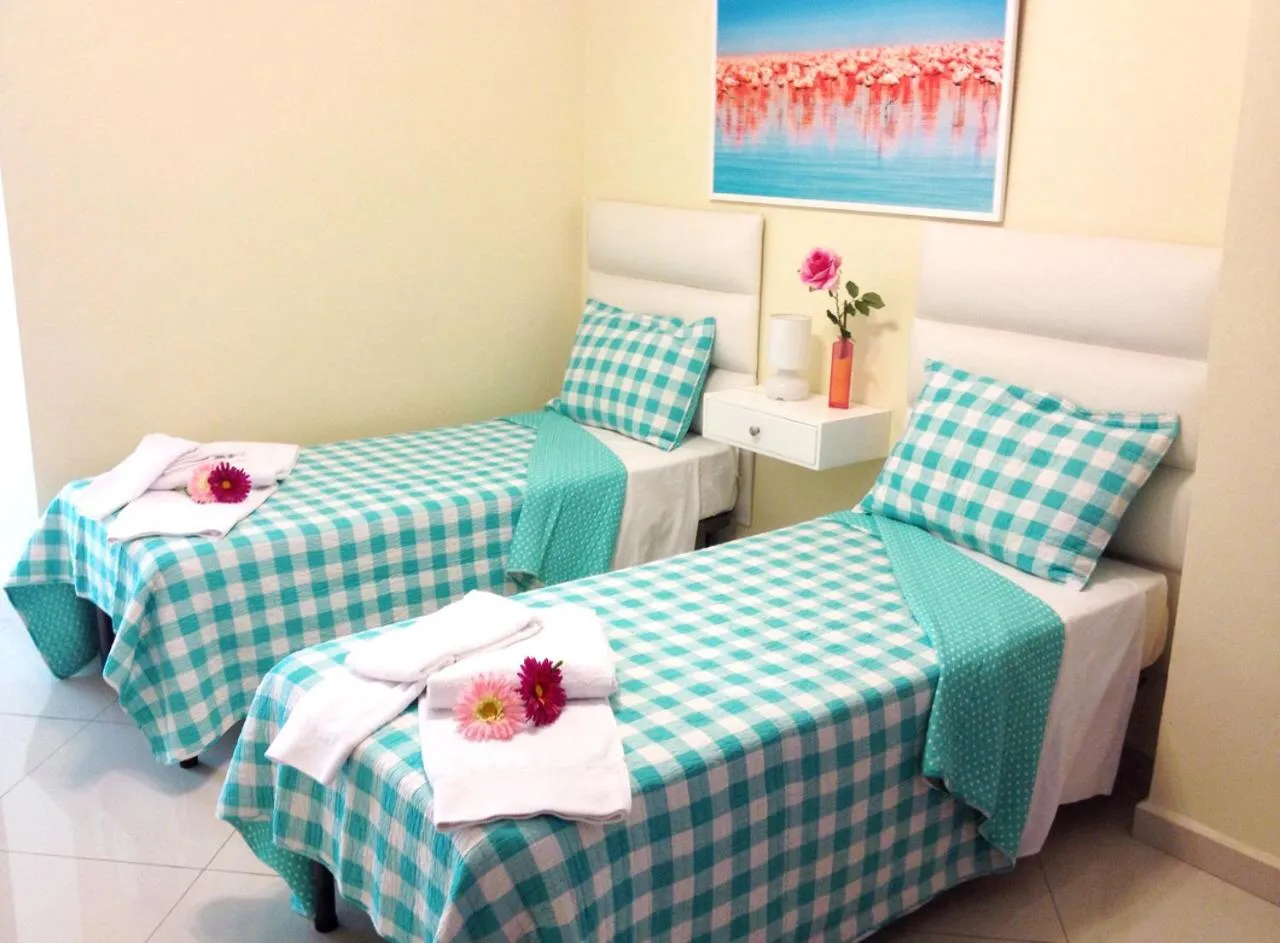 Bedroom, Bed in Hotel Shakey