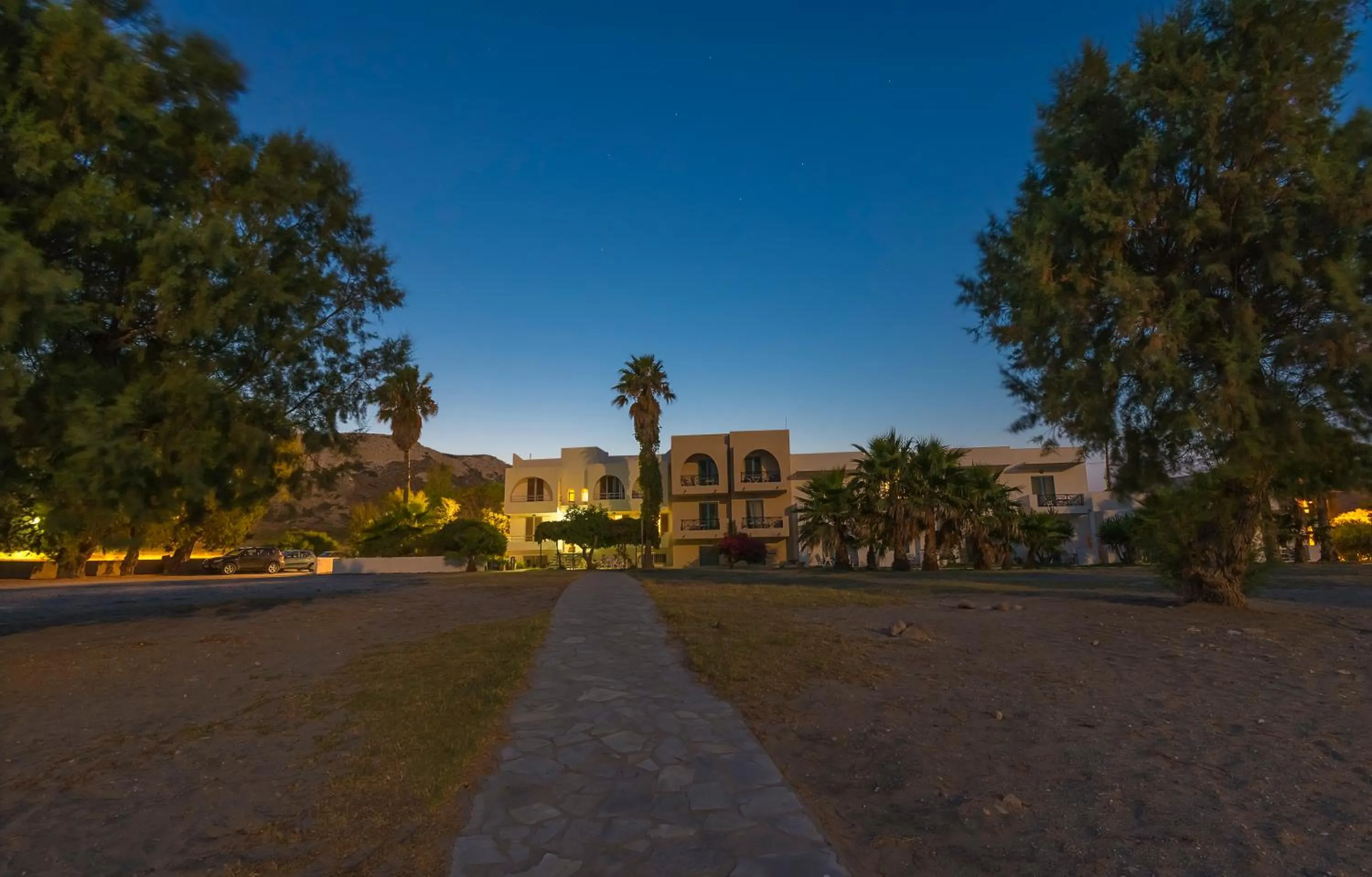 Facade/entrance in Olympia Mare