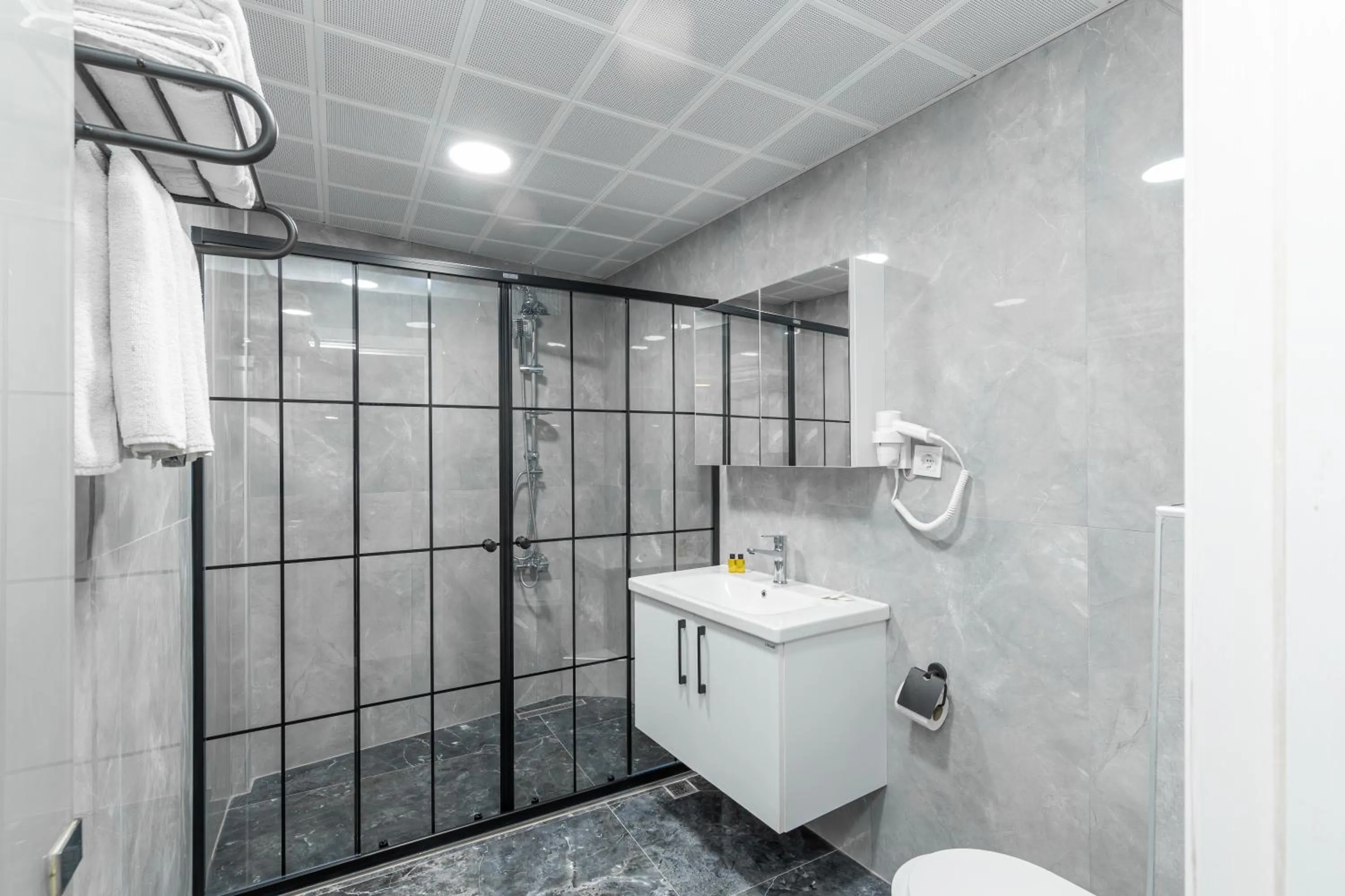 Bathroom in Sirkeci Grand Family Hotel & SPA