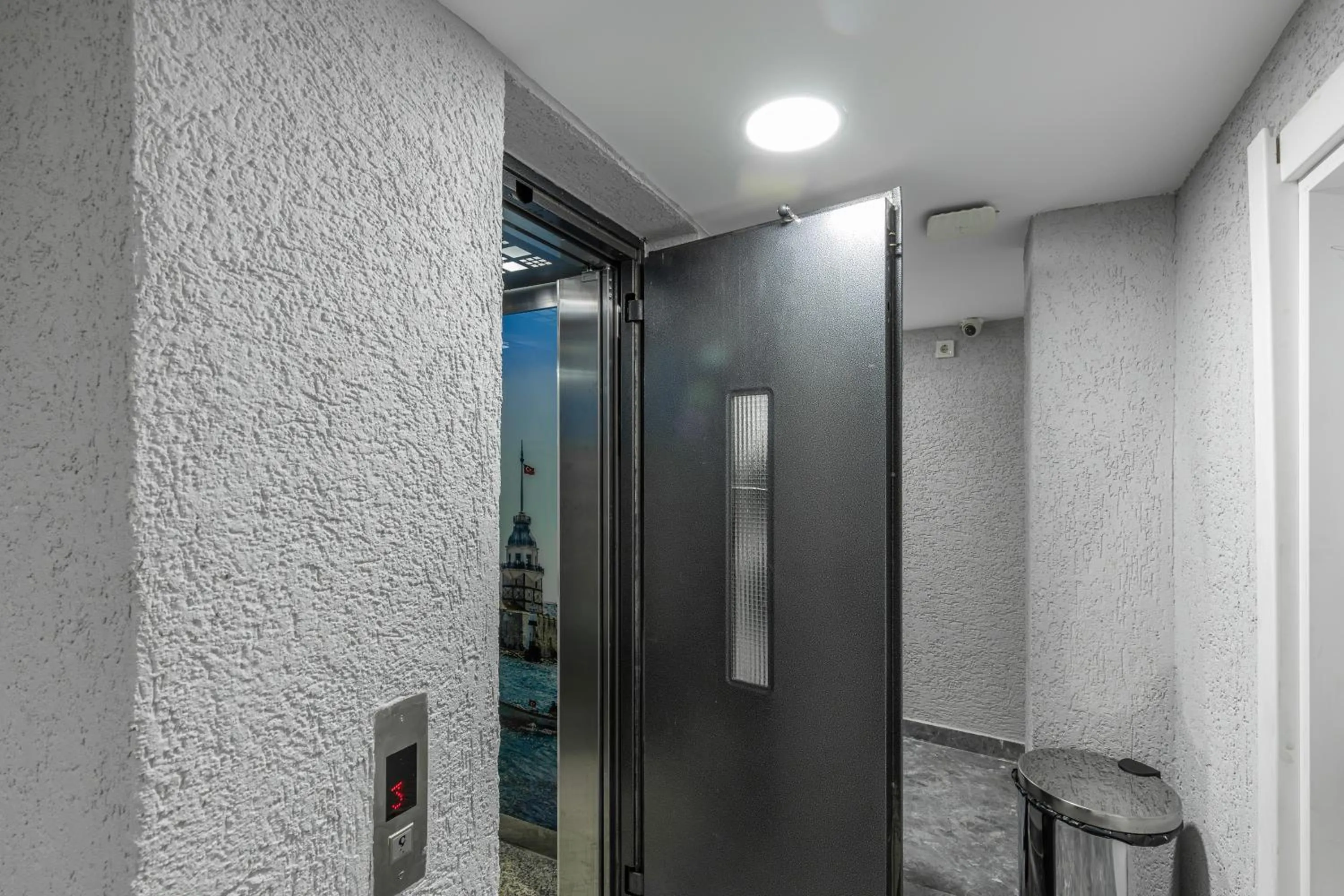 elevator in Sirkeci Grand Family Hotel & SPA