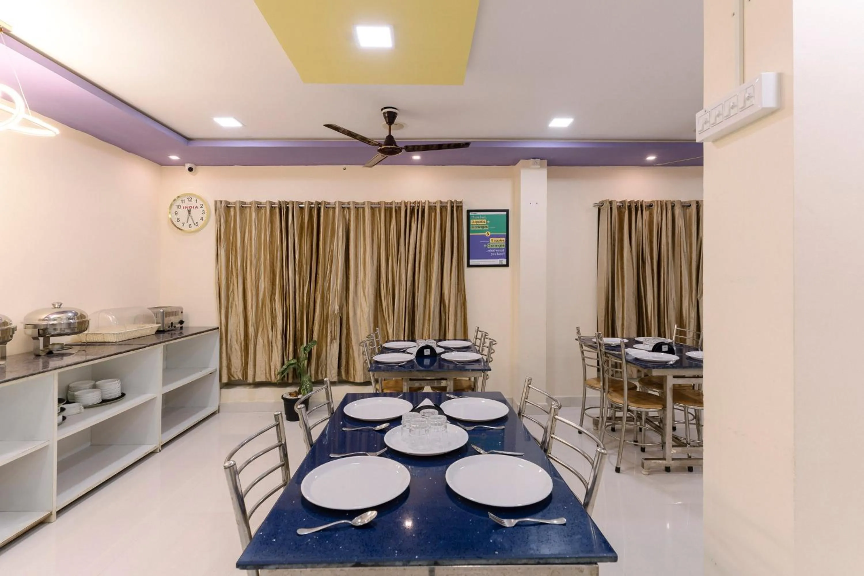 Restaurant/places to eat in Treebo SNS Grand Inn With Swimming Pool
