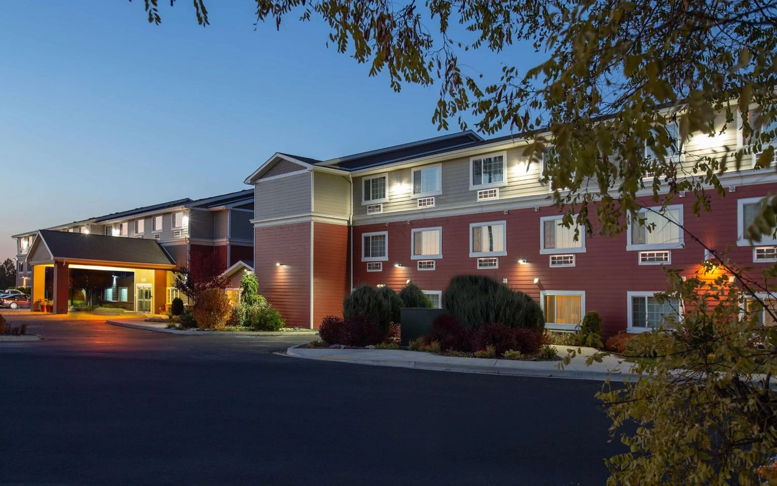 Property building in Coast Hilltop Inn