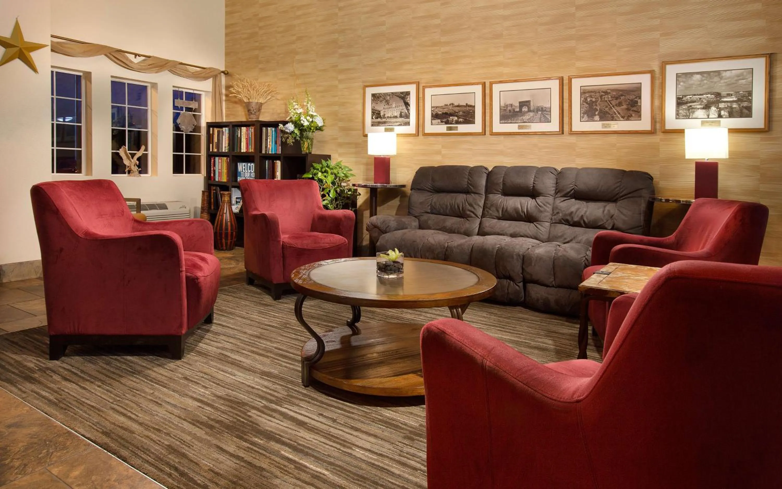 Lobby or reception in Coast Hilltop Inn