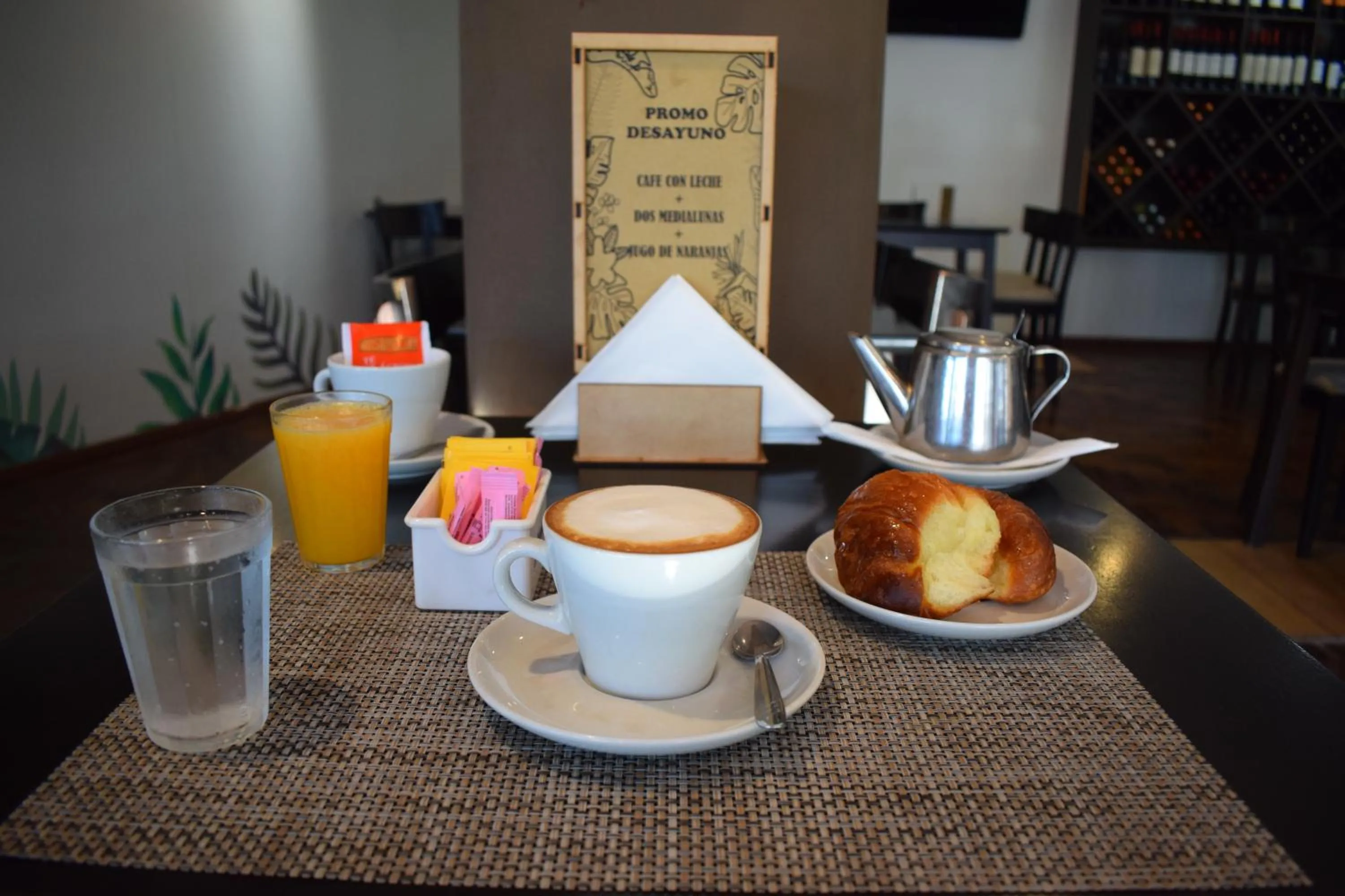 Breakfast in Hotel La Gran Manzana