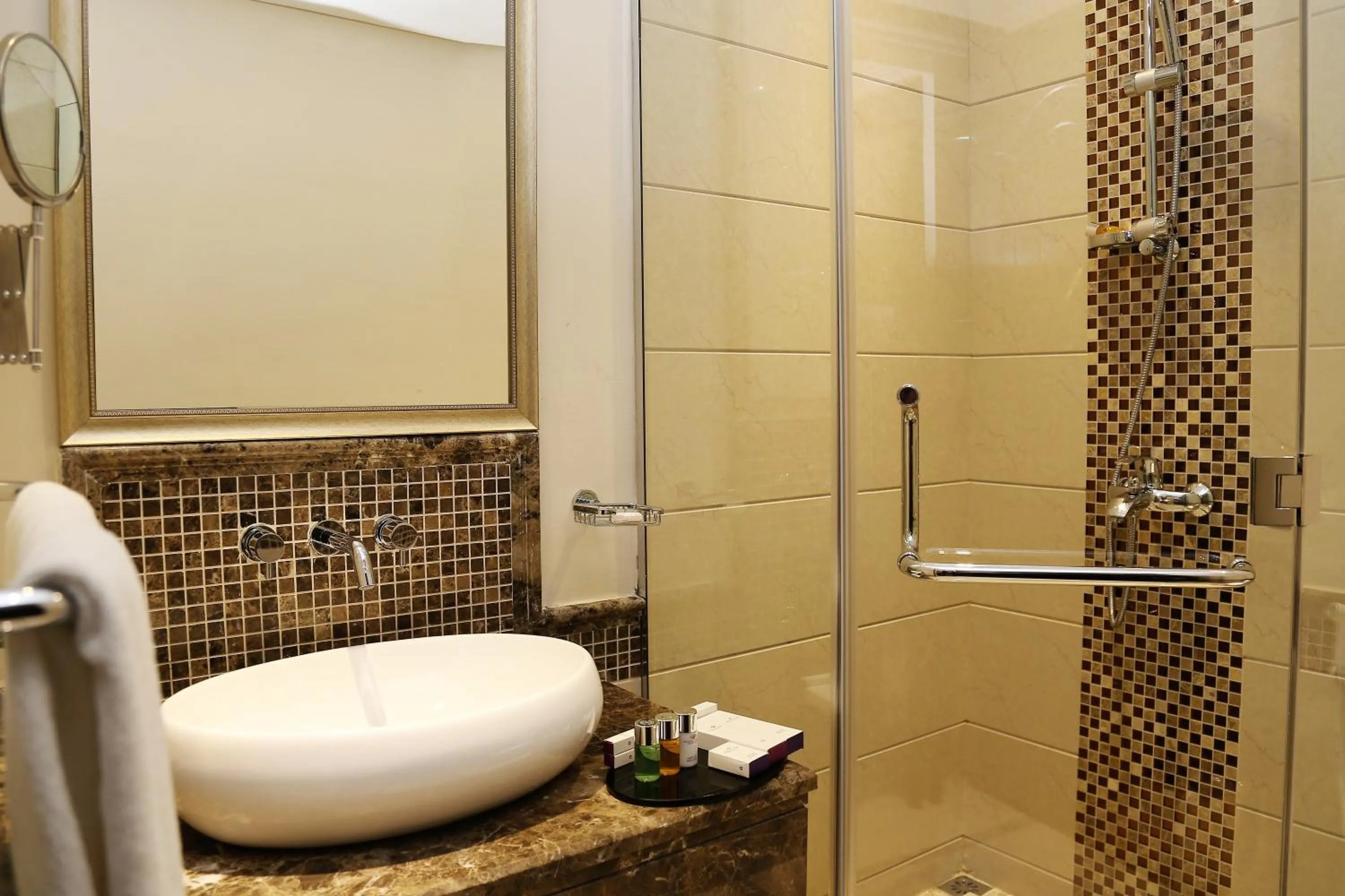 Bathroom in Boudl Kuwait Al Fahahil