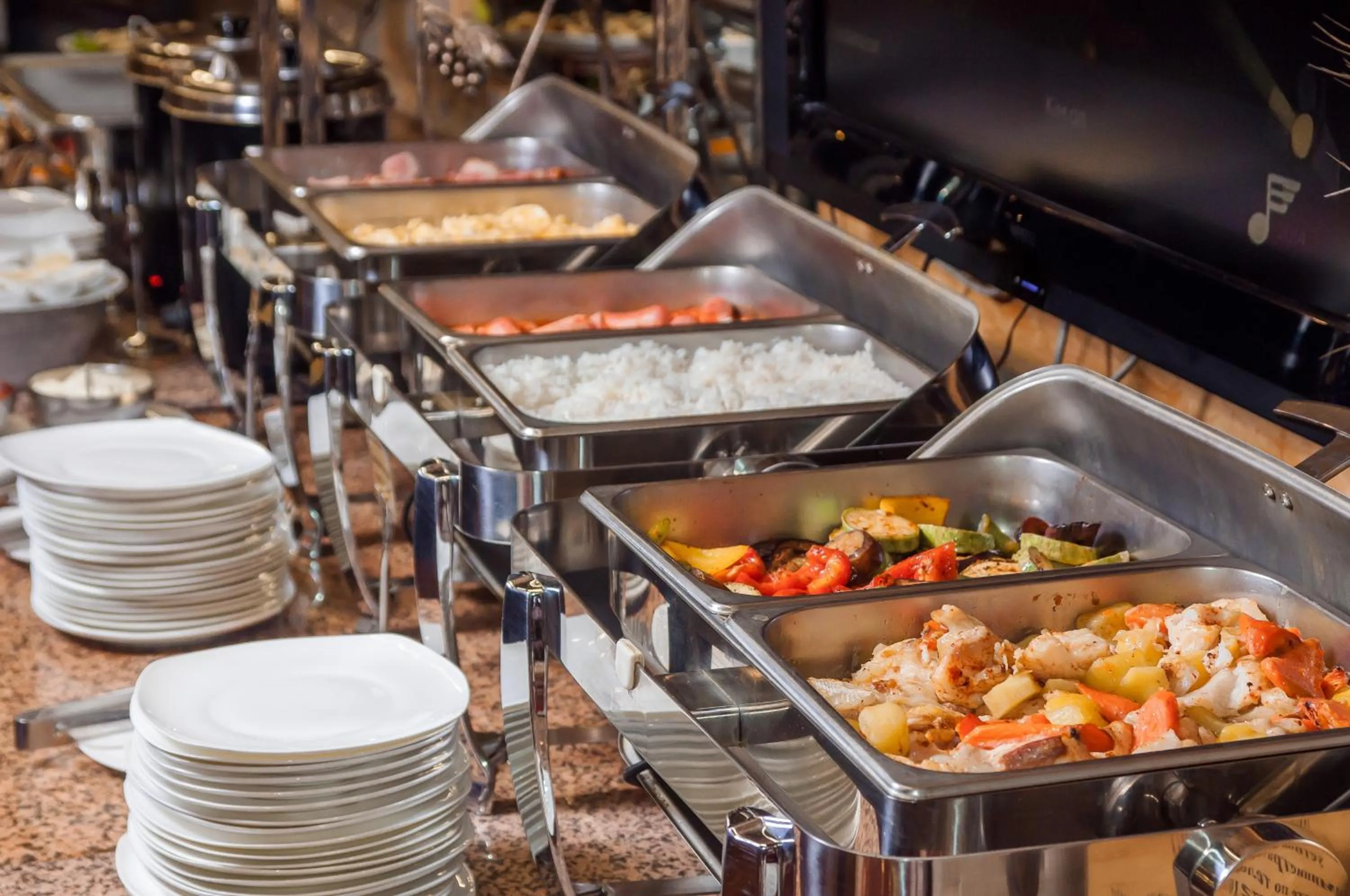 Restaurant/places to eat in Hotel Uyut Almaty