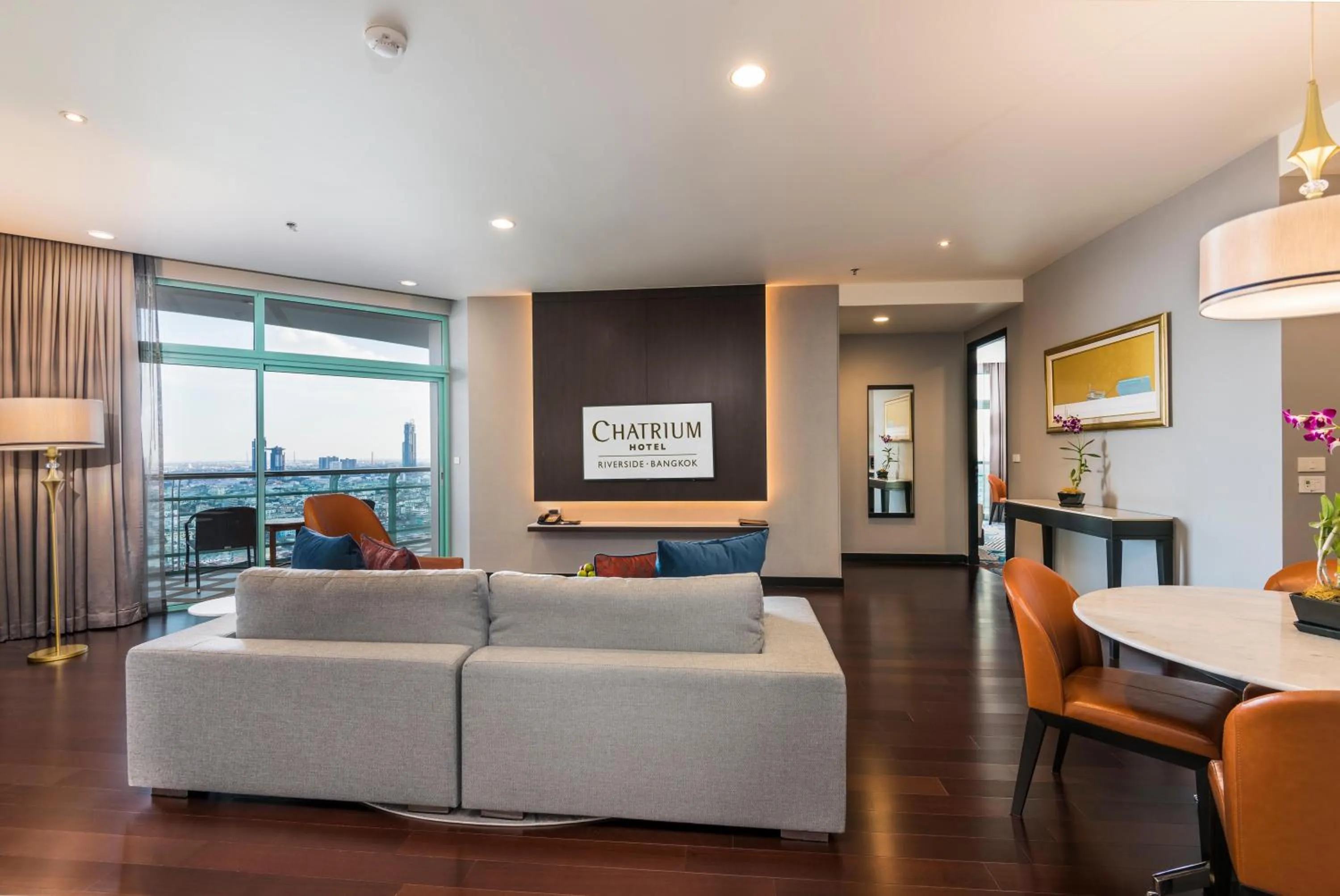 Living room in Chatrium Hotel Riverside Bangkok